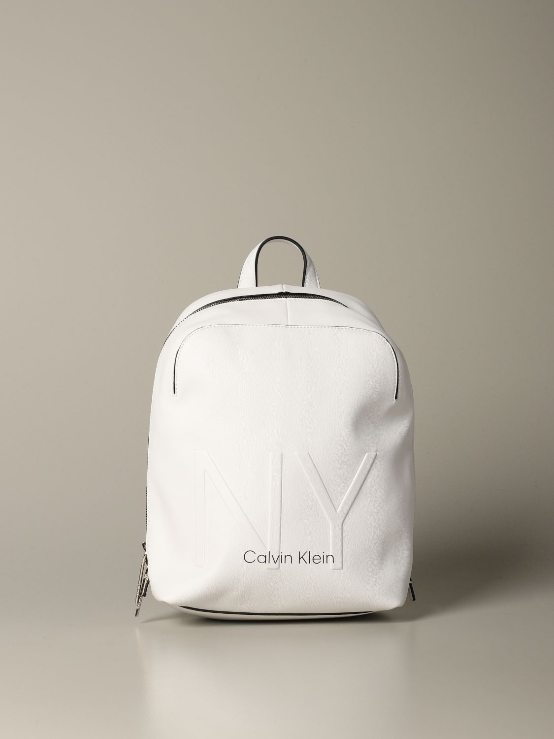Republiek werkzaamheid Helemaal droog Calvin Klein Outlet: backpack for woman - White | Calvin Klein backpack  K60K606254 online on GIGLIO.COM