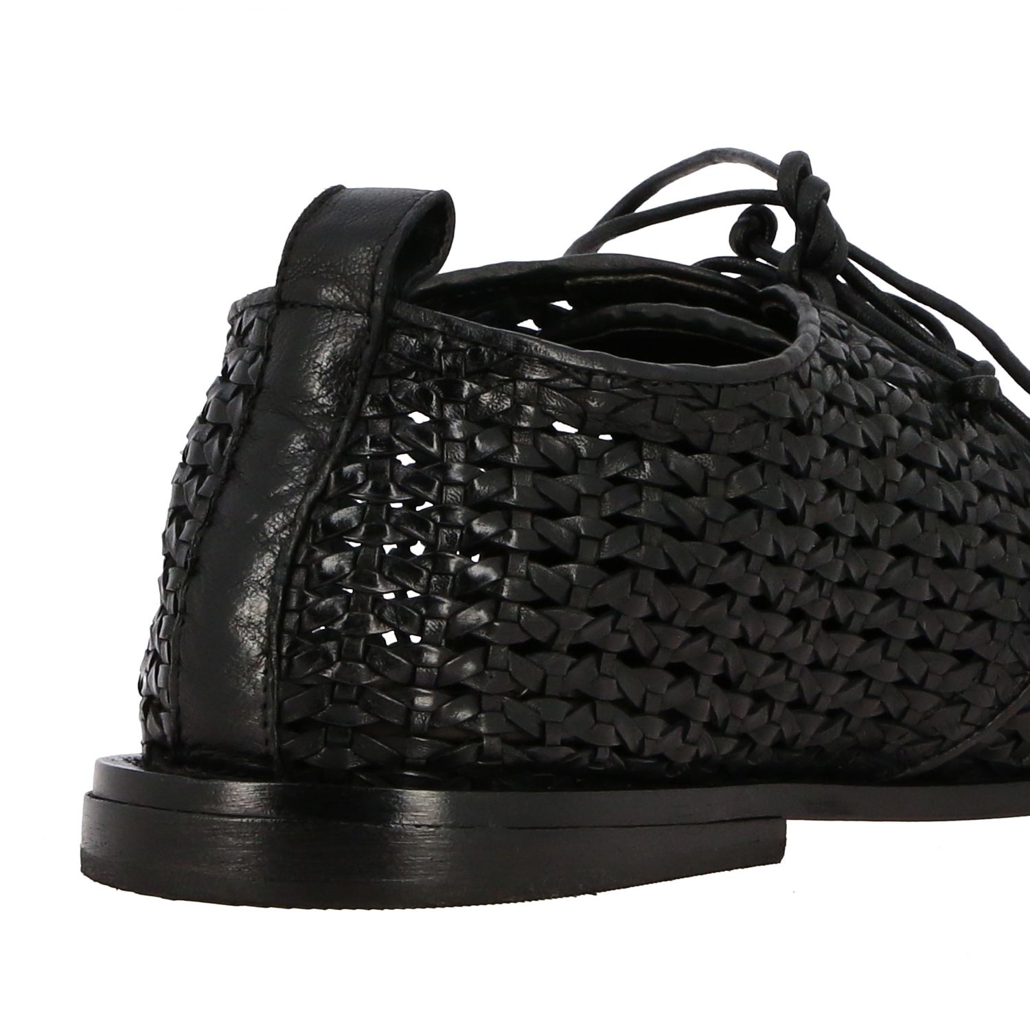 scarpe stringate intrecciate