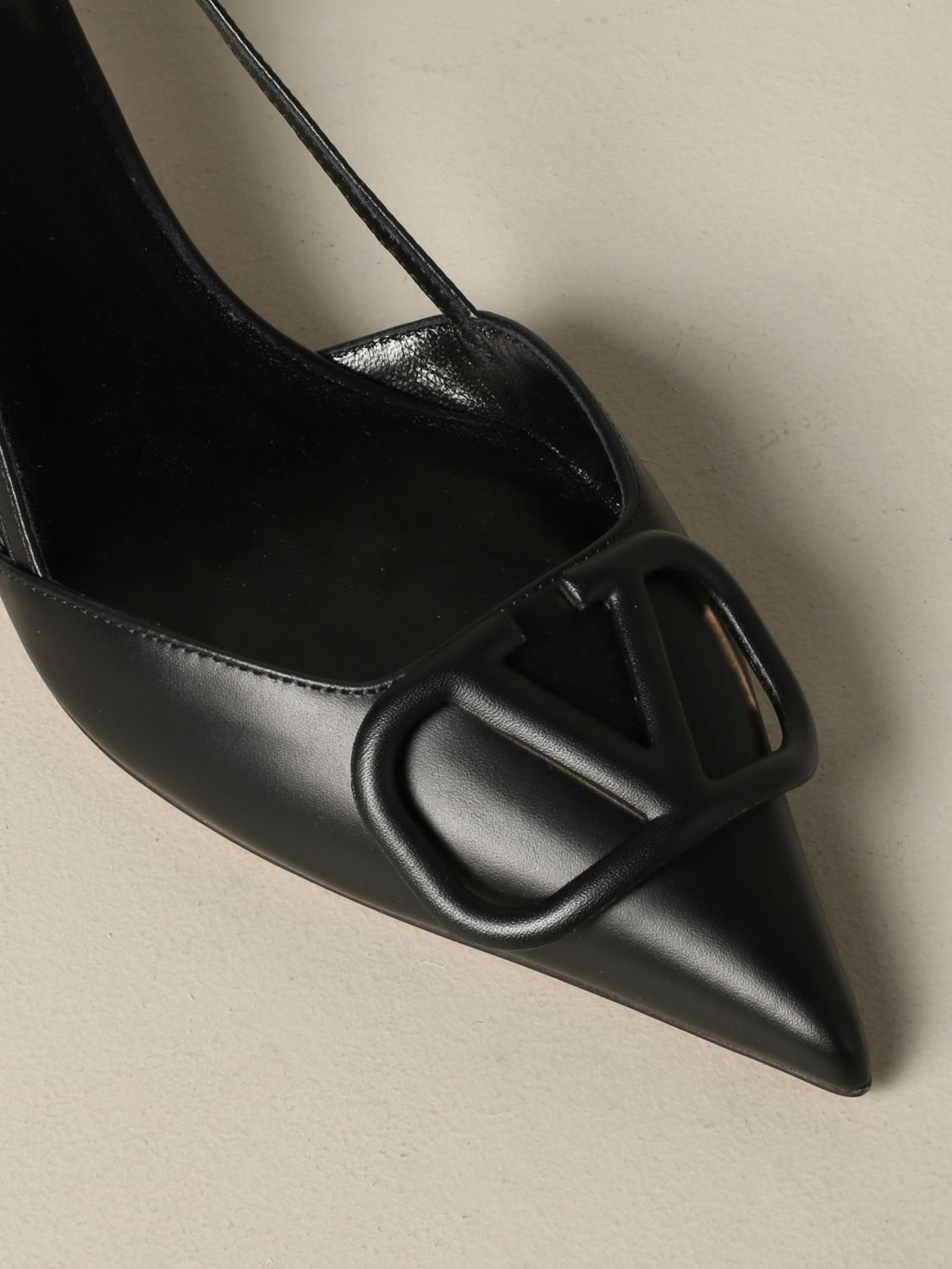 Valentino Garavani Outlet: court shoes for women - Black | Valentino ...