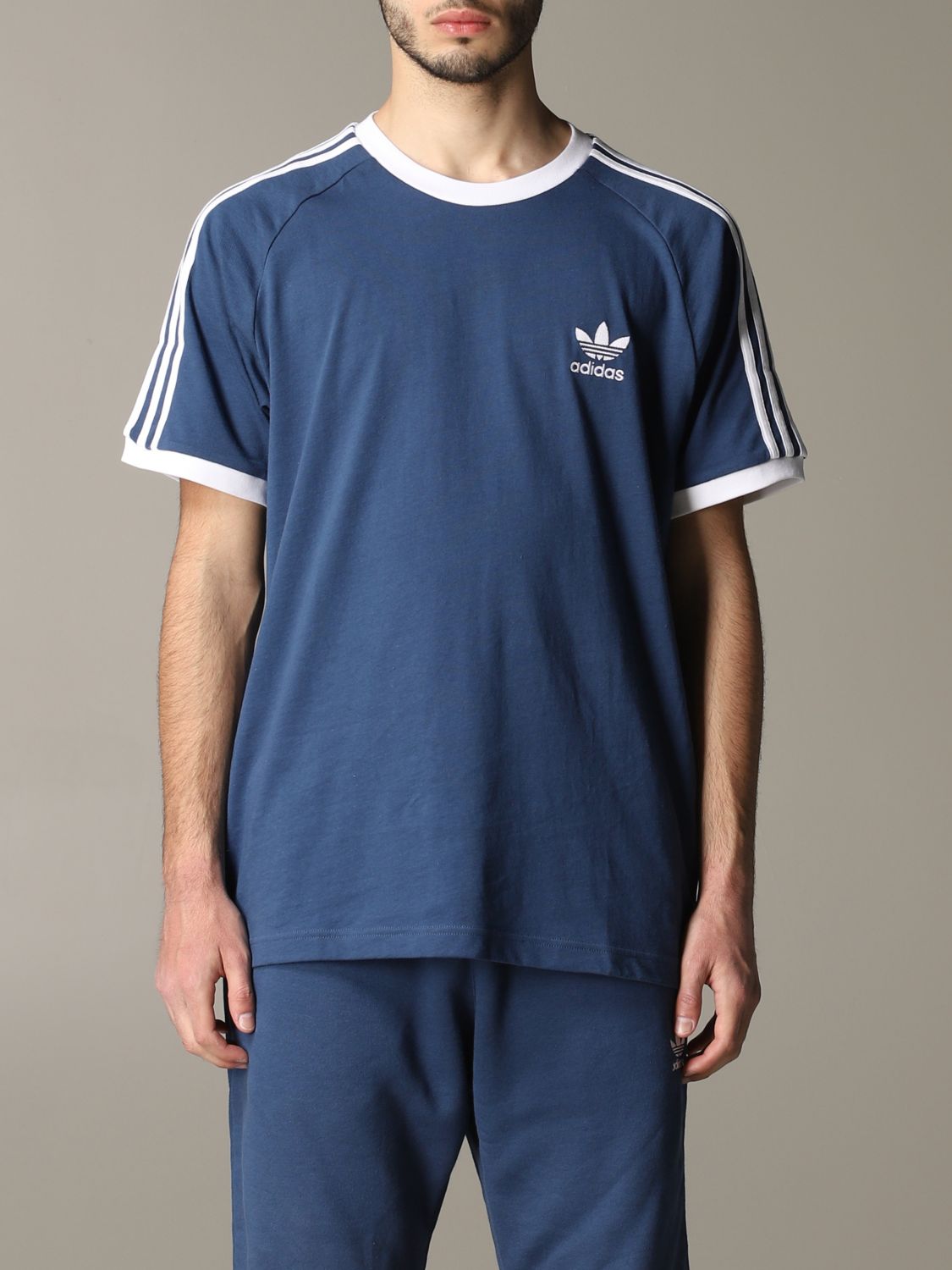 ملابس رسومات Adidas Originals short-sleeved T-shirt with logo ملابس رسومات