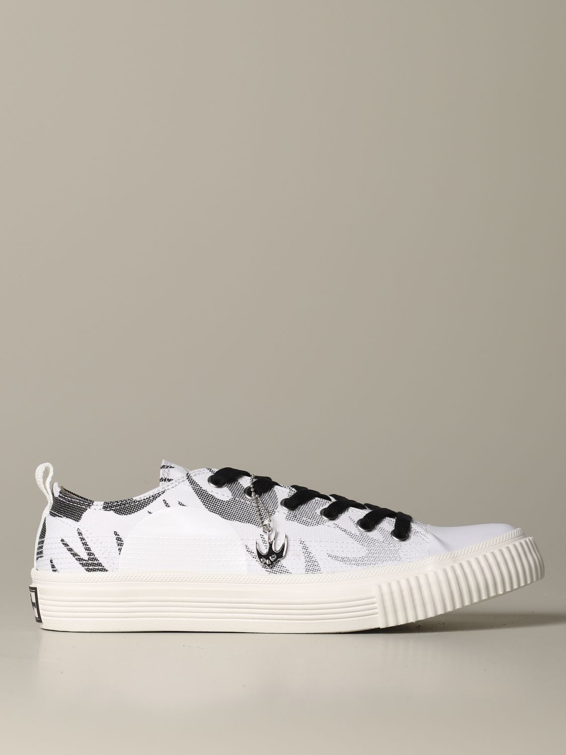steve mcqueen white sneakers
