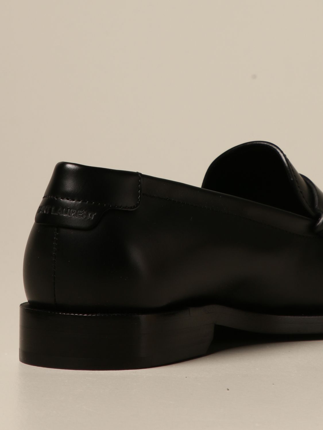 SAINT LAURENT: Mocassino in pelle - Nero | Mocassini Saint Laurent 633809  1VUVV GIGLIO.COM