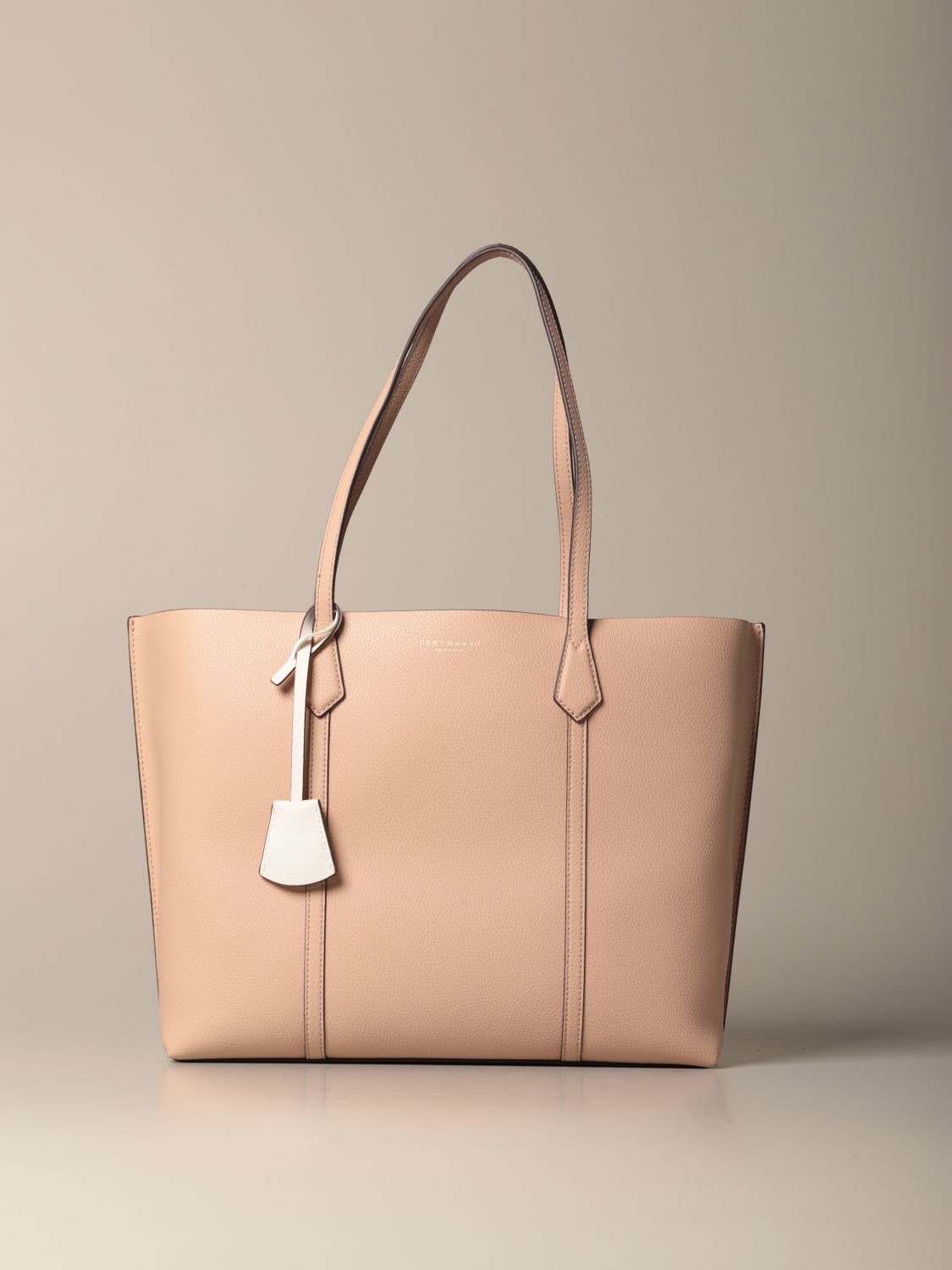 TORY BURCH: Perry bag in textured leather - Sand | Tory Burch tote bags  53245 online on 