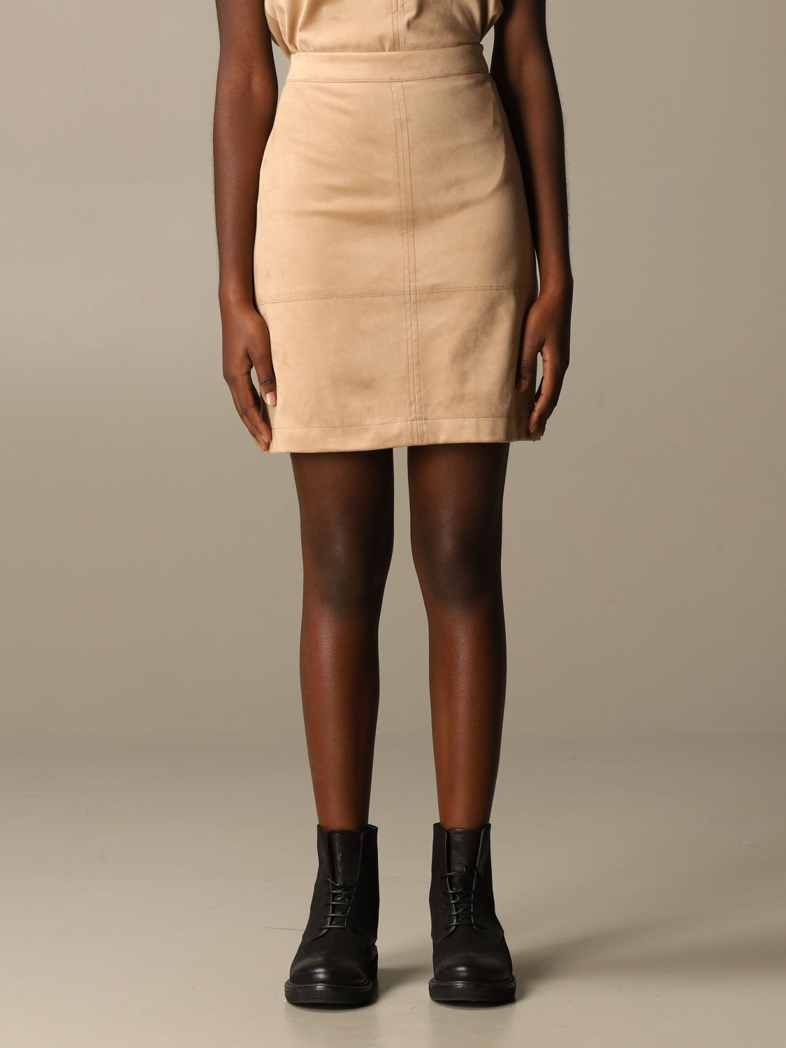 D.EXTERIOR: basic short skirt - Honey | D.exterior skirt 51806 online ...