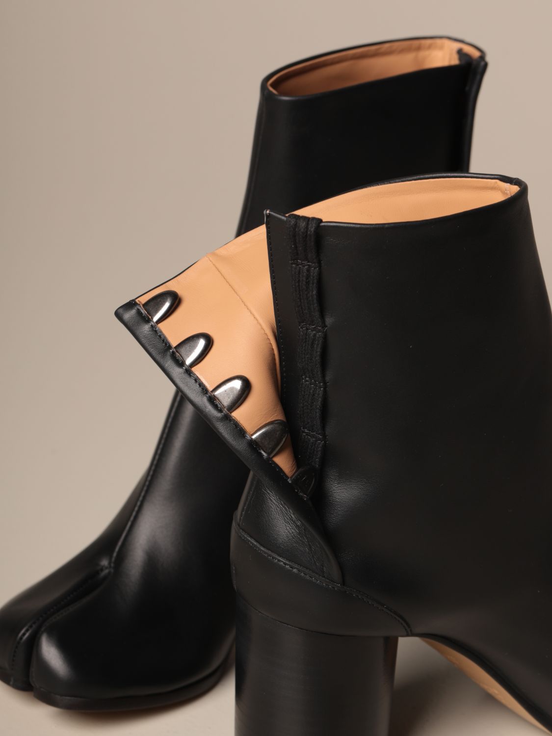 MAISON MARGIELA: Tabi split leather ankle boot | Flat Booties Maison