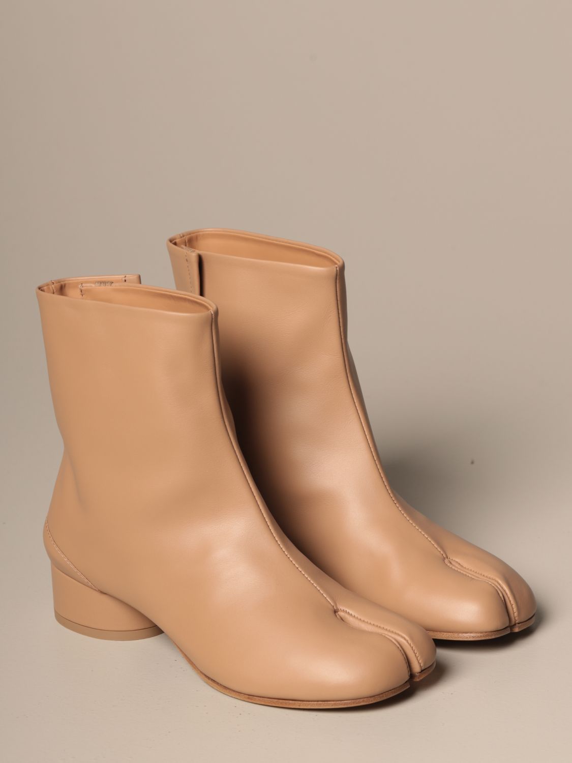 maison margiela tabi flat boots
