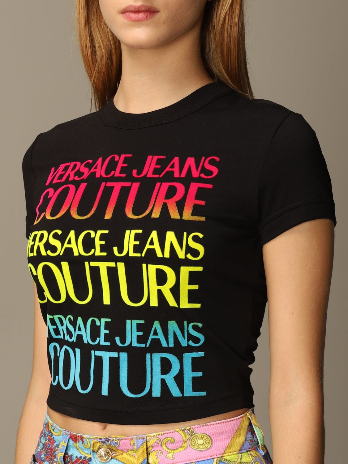 VERSACE JEANS COUTURE: Camiseta mujer, Negro | Camiseta Versace Jeans Couture B2HZA7GB30383 línea en GIGLIO.COM