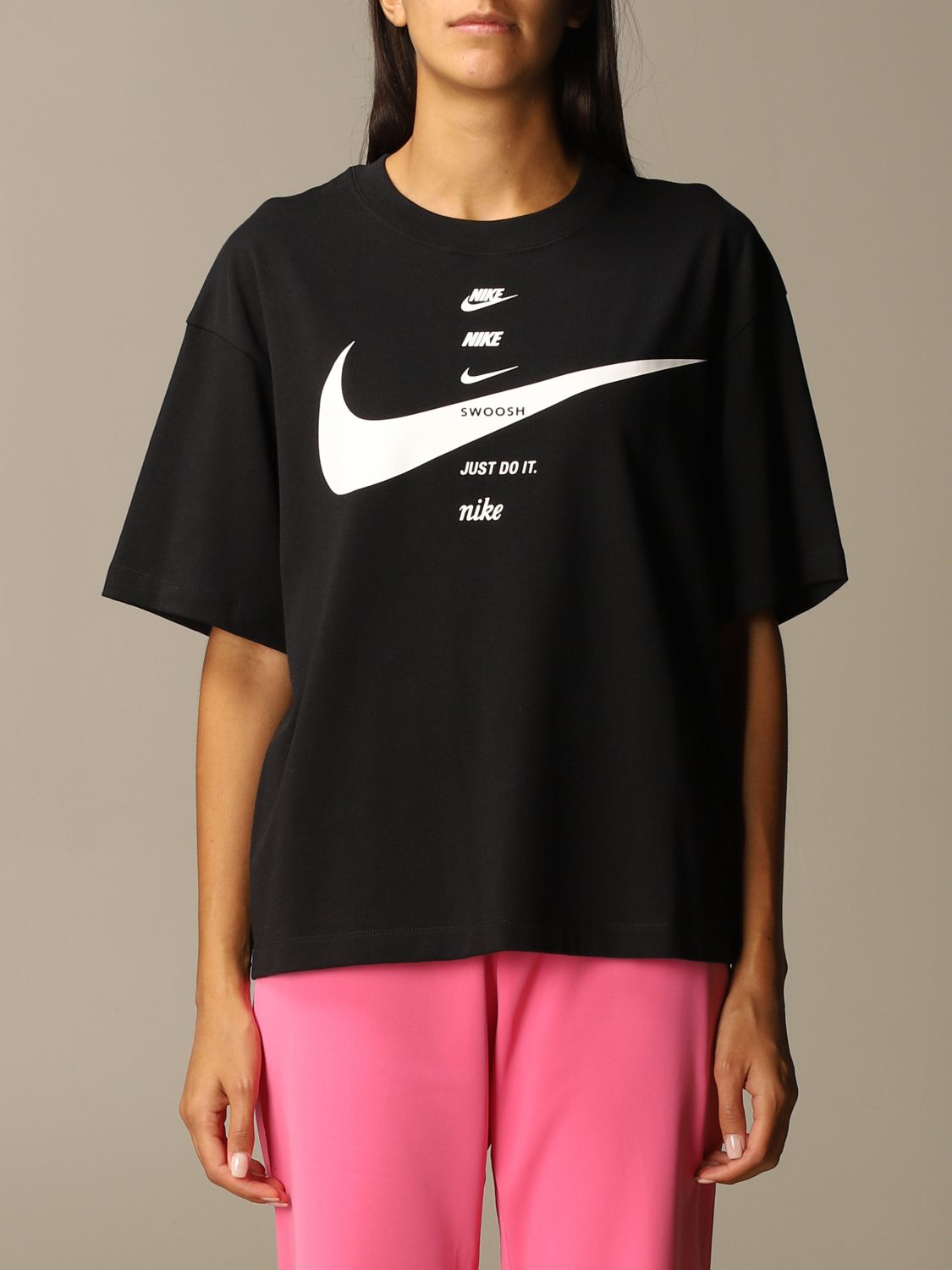 NIKE: Damen T-Shirt - Schwarz | Nike T-Shirt online auf GIGLIO.COM