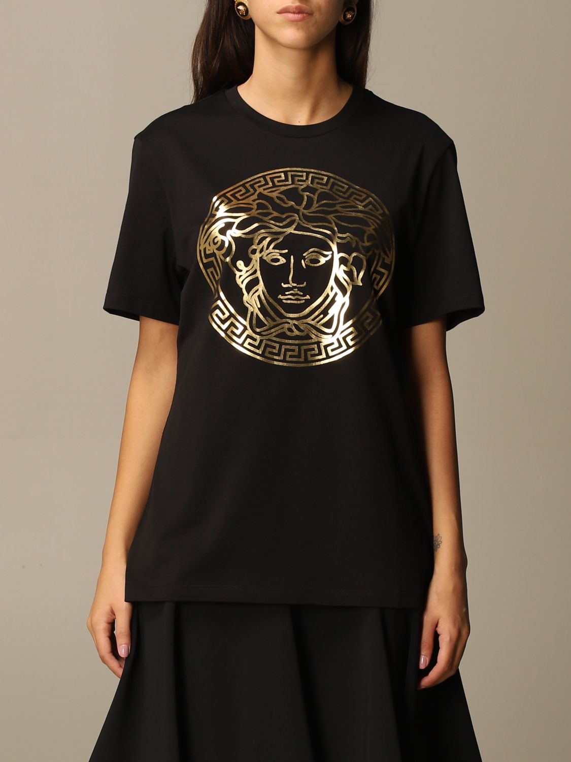 VERSACE: T-shirt with laminated Medusa logo - Black | Versace t 