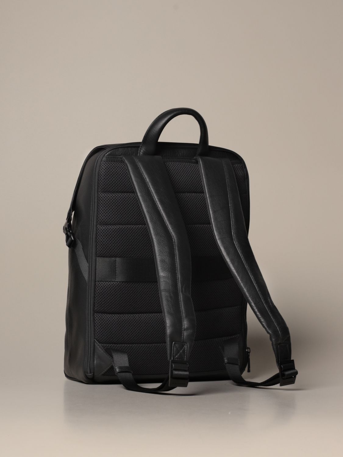 PIQUADRO: large backpack in grained leather - Black | Piquadro