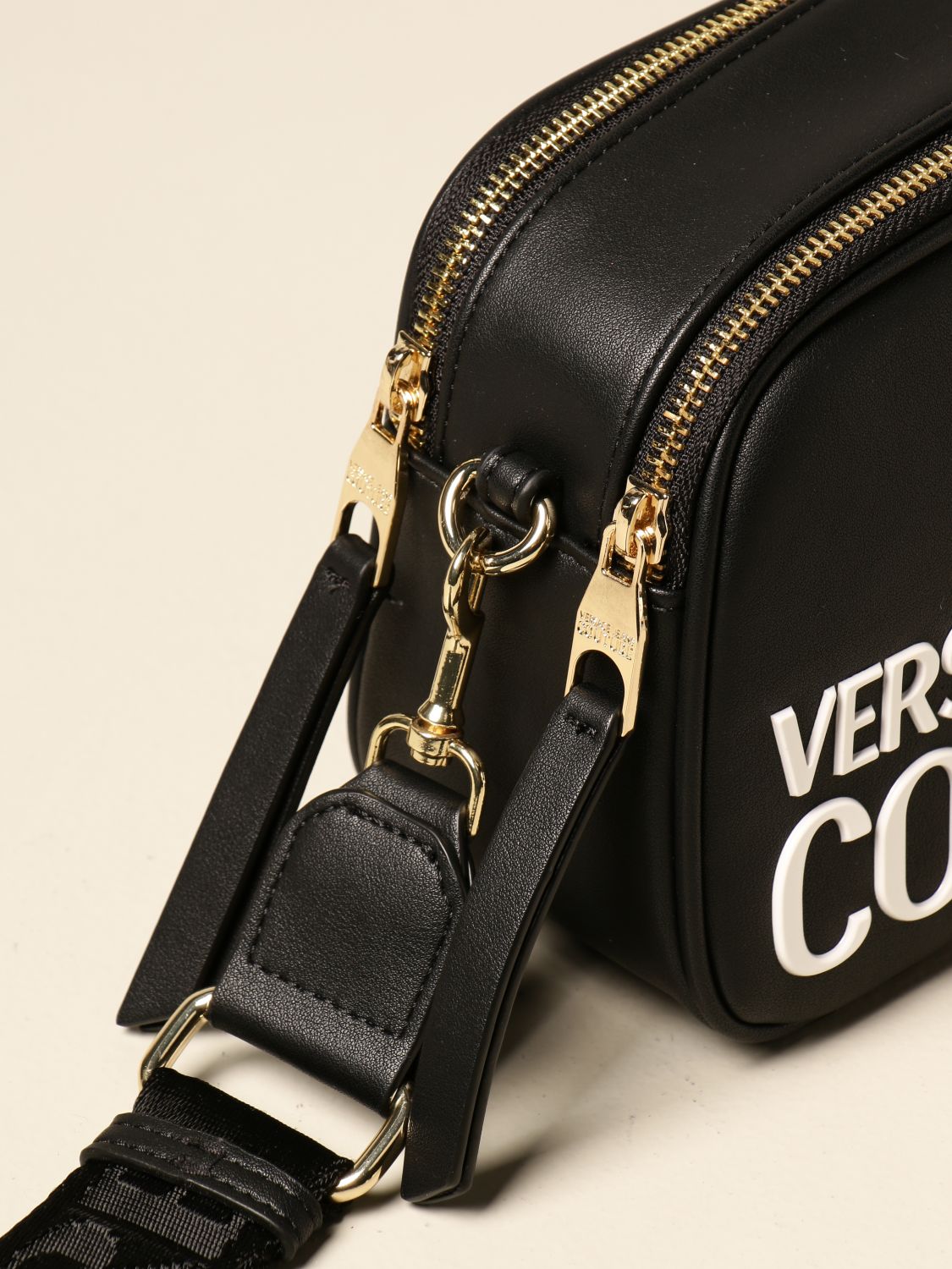 swim grill Draw VERSACE JEANS COUTURE: bag with big logo - Black | Crossbody Bags Versace  Jeans Couture E1VZABP671413 GIGLIO.COM
