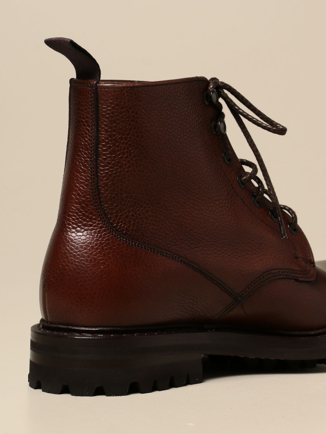 church's homme cloutées