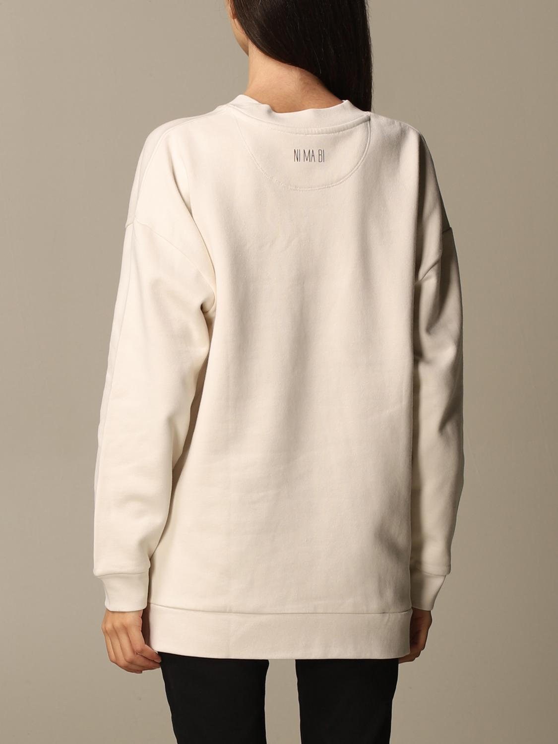 cream crewneck sweatshirt