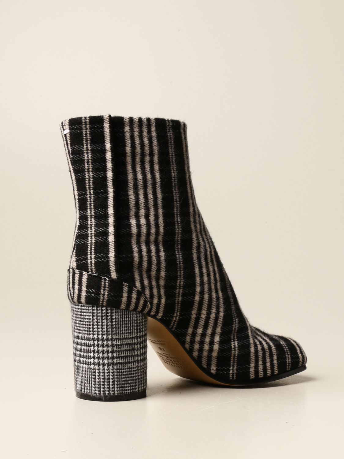 maison margiela tabi flat boots