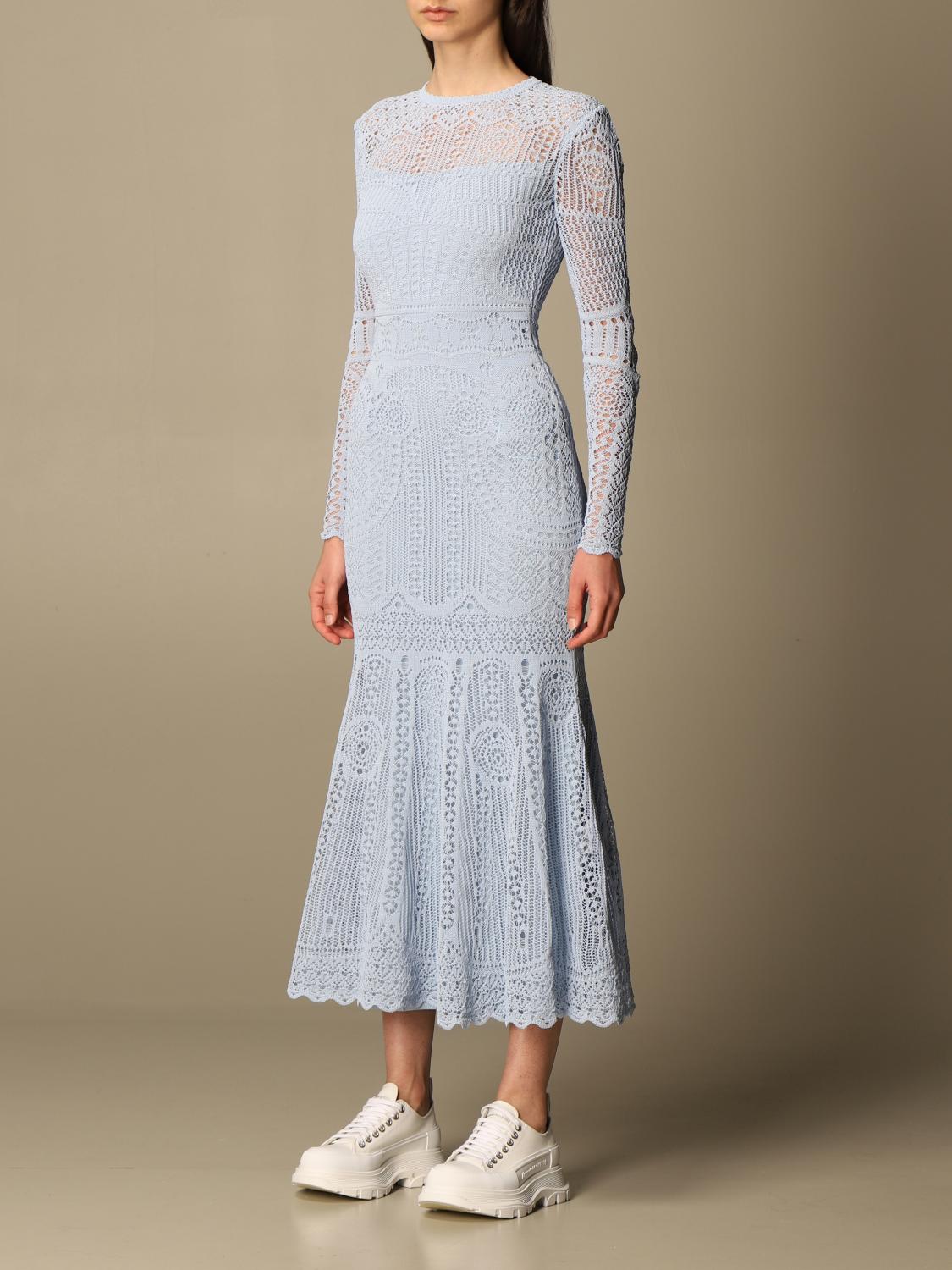 ALEXANDER MCQUEEN: Abito lungo in maglia ricamata - Azzurro | Abito  Alexander Mcqueen 650280 Q1ASF GIGLIO.COM