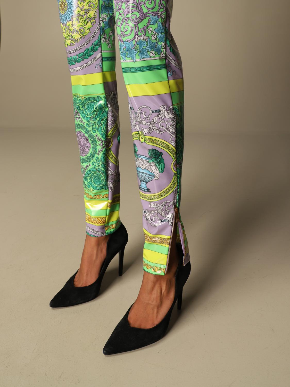 VERSACE: Pantalone a fantasia patchwork - Lilla | Pantalone Versace A886251  F00541 GIGLIO.COM