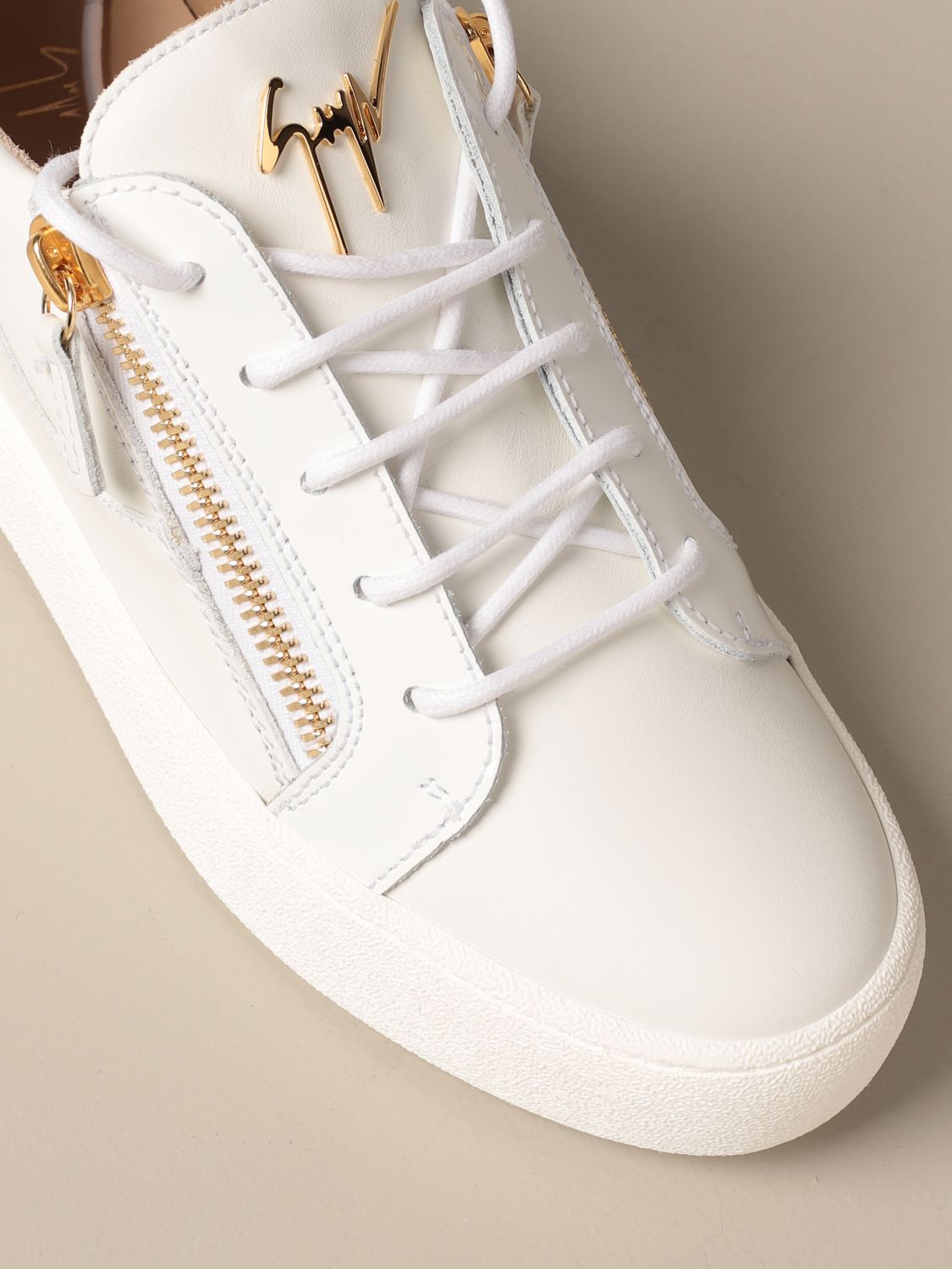 slave Lima Overlevelse GIUSEPPE ZANOTTI DESIGN: Frankie sneakers in leather with python print |  Sneakers Giuseppe Zanotti Design Men White 1 | Sneakers Giuseppe Zanotti  Design RU00010 GIGLIO.COM