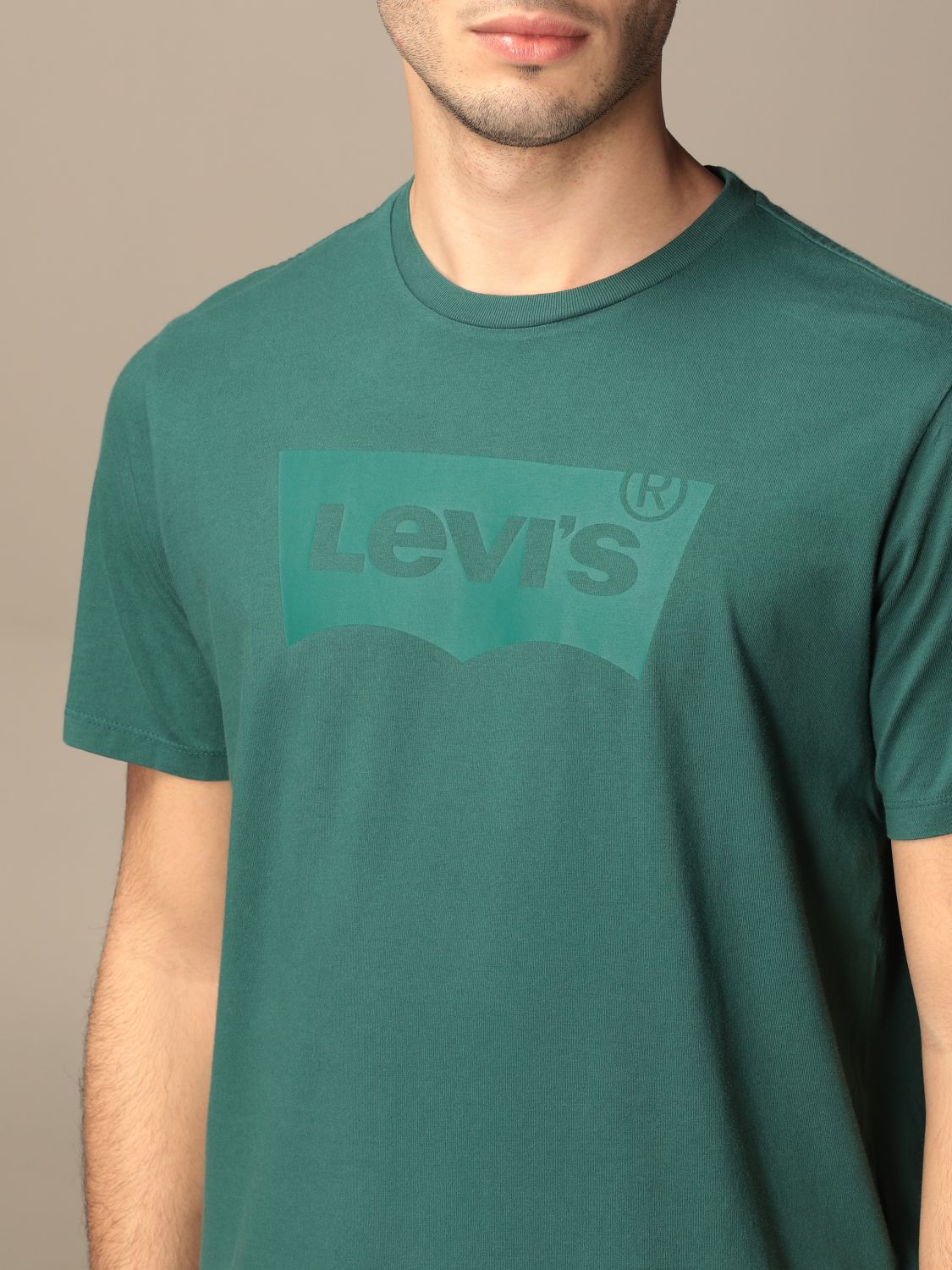 levis t shirt green