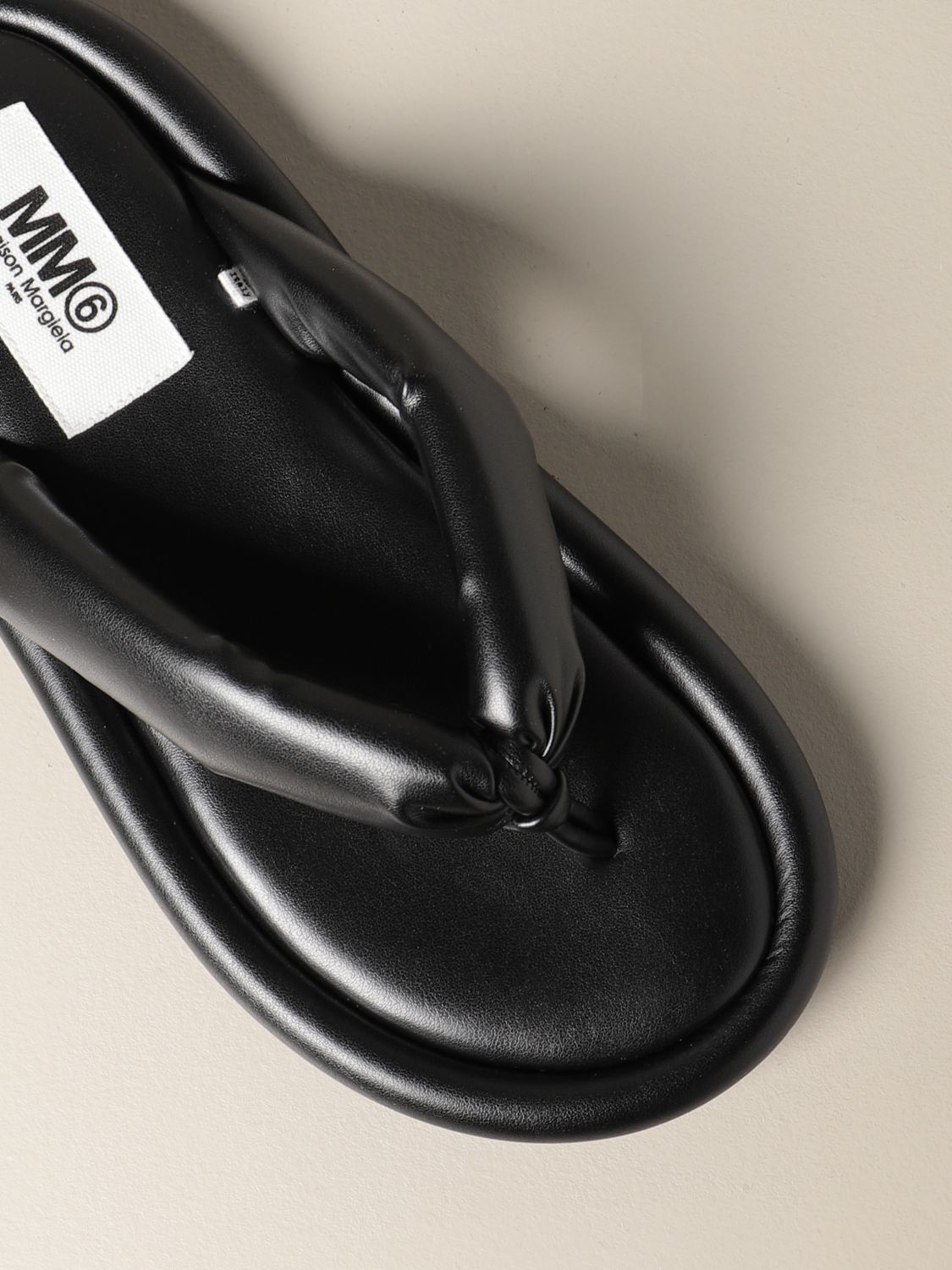 MM6 MAISON MARGIELA: thong sandal in synthetic leather - Black