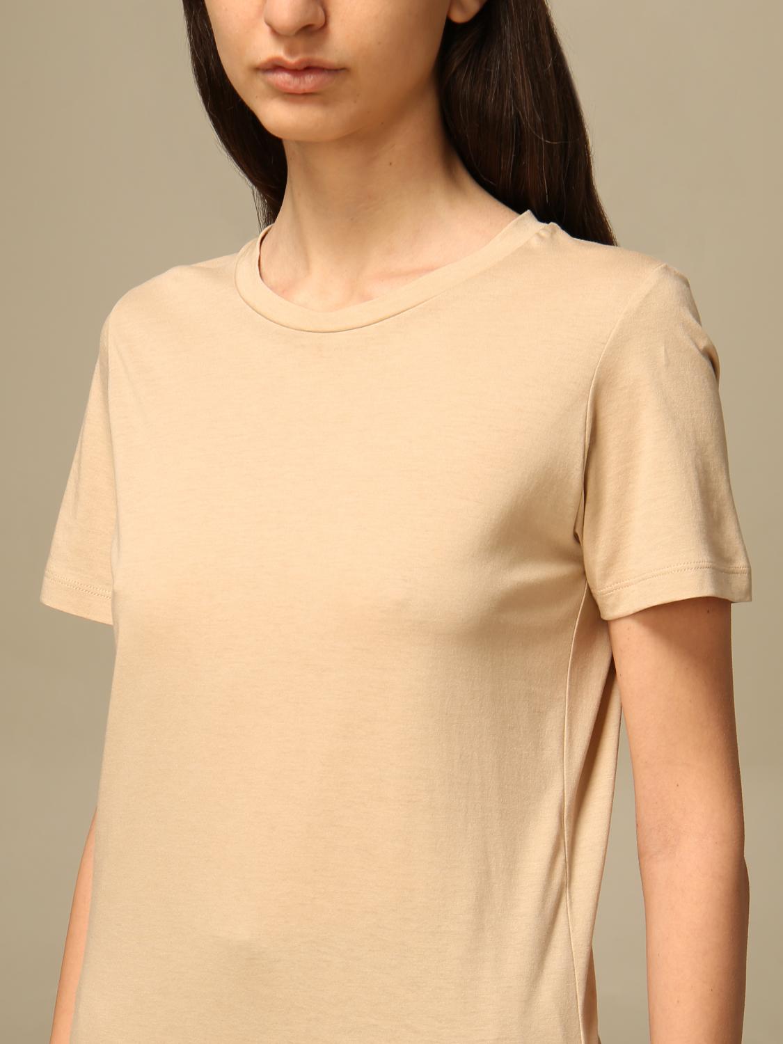 beige basic t shirt