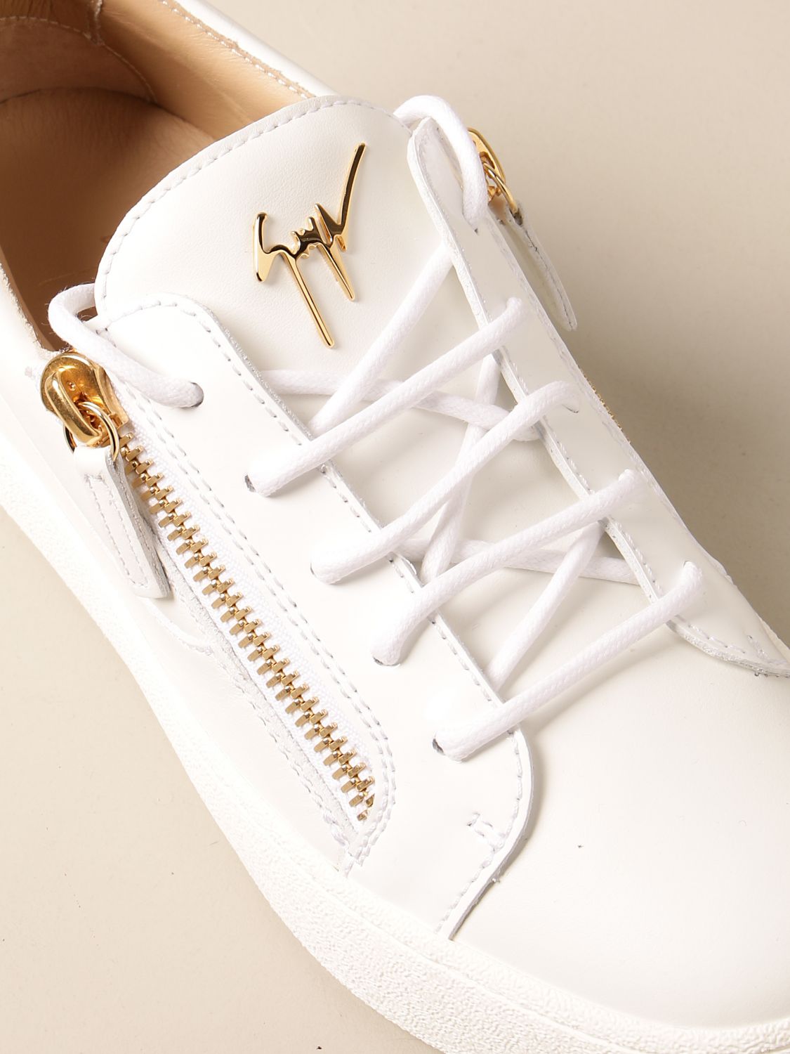 garn Mockingbird Opmærksomhed GIUSEPPE ZANOTTI: Design sneakers in leather and patent leather - White | Giuseppe  Zanotti sneakers RW00017 online at GIGLIO.COM