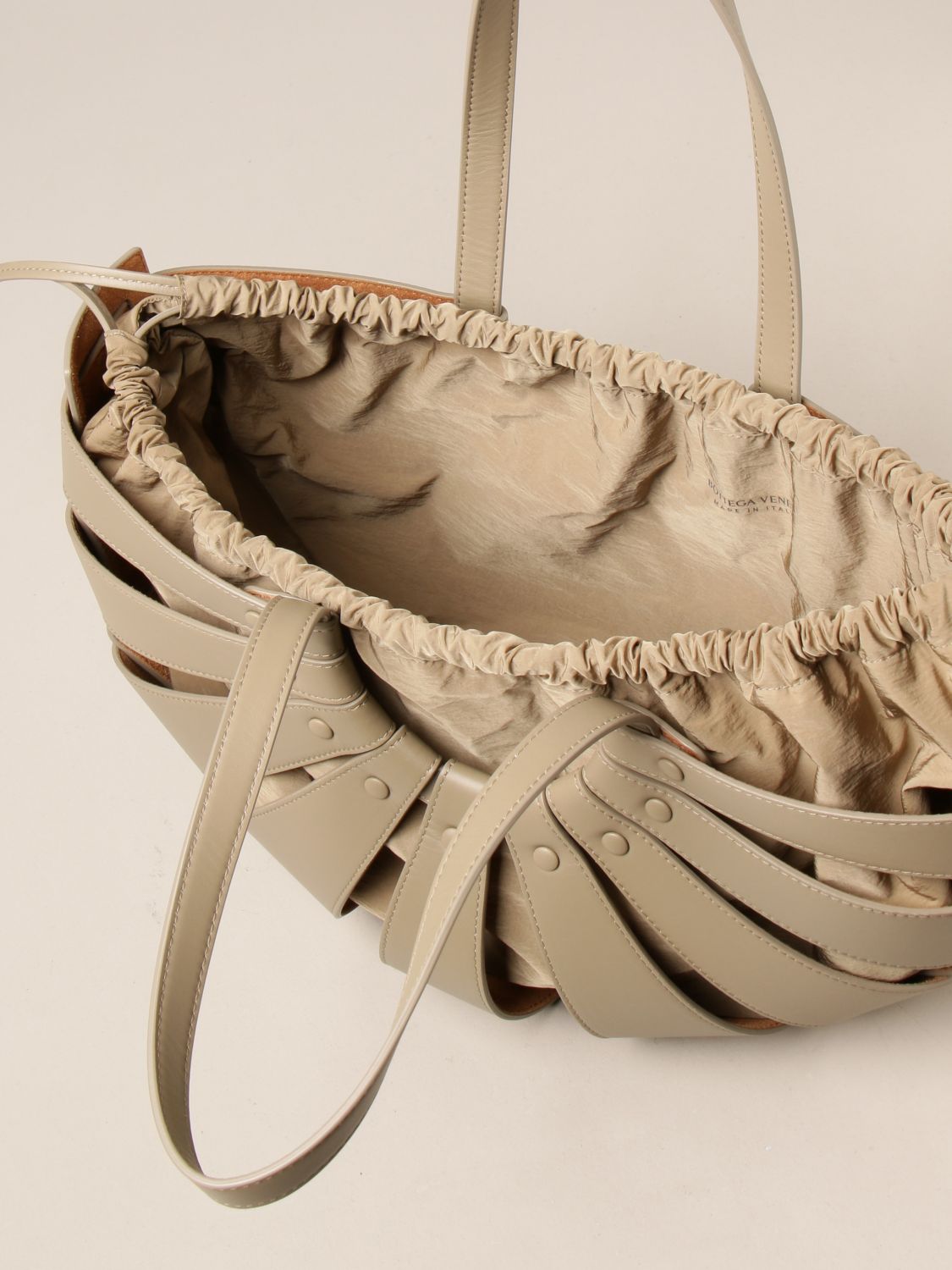 BOTTEGA VENETA: Shell bag in cut out leather | Shoulder Bag Bottega ...