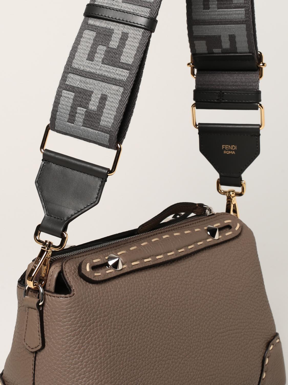 FENDI：ショルダーストラップ レディース - グレー | GIGLIO.COMオンラインのFendi ショルダーストラップ 8AV134 AHM5