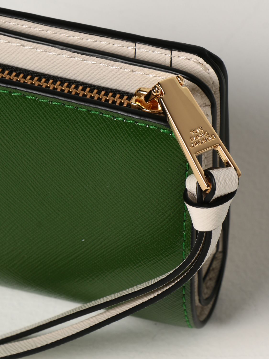 marc jacobs green wallet