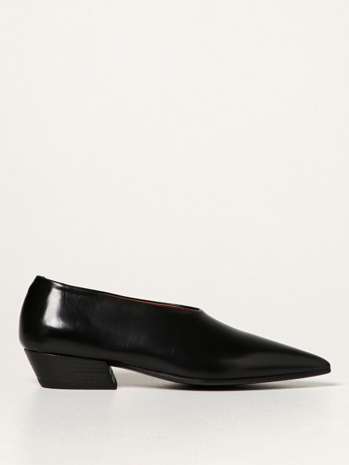 elehanna leather flat