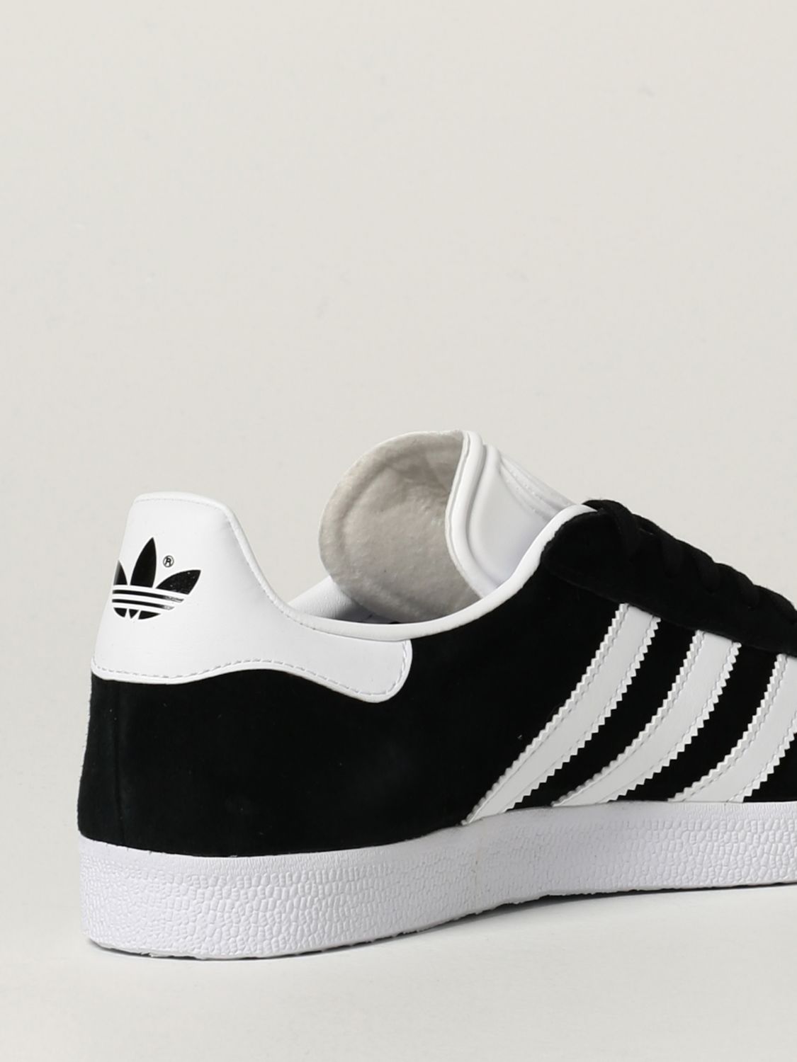 ADIDAS ORIGINALS: Sneakers Gazelle Adidas in camoscio e pelle sintetica |  Sneakers Adidas Originals Uomo Nero | Sneakers Adidas Originals BB5476  GIGLIO.COM
