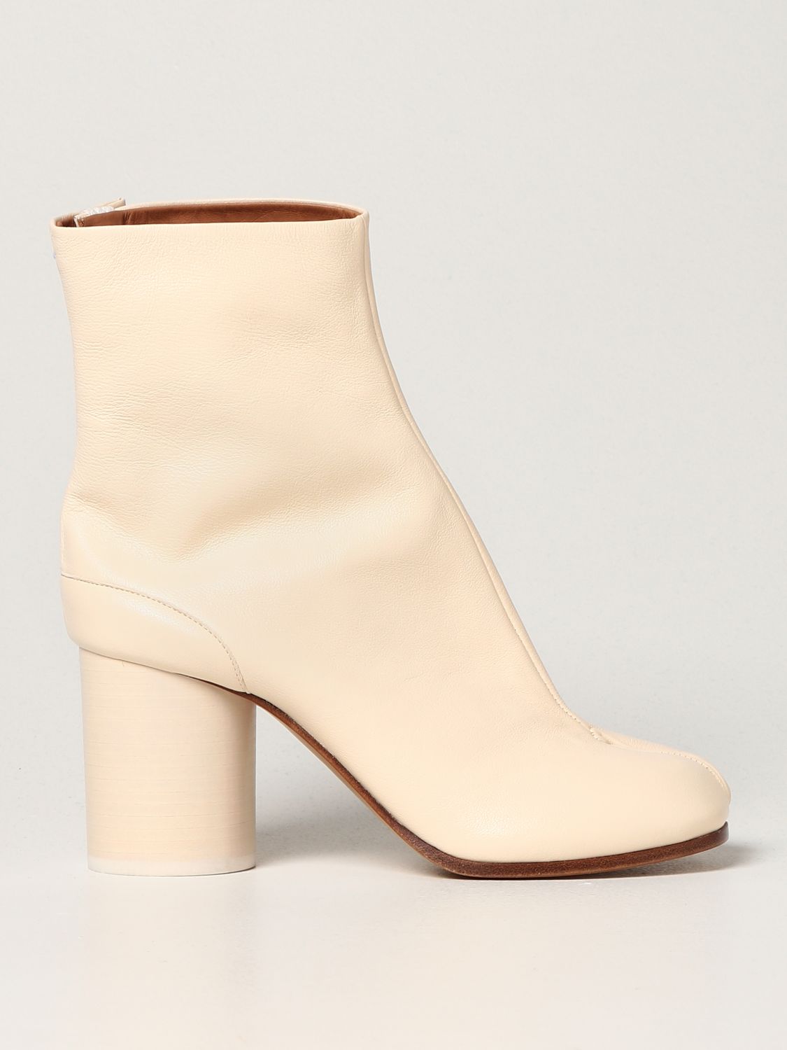MAISON MARGIELA: Tabi leather ankle boots | Flat Booties Maison ...