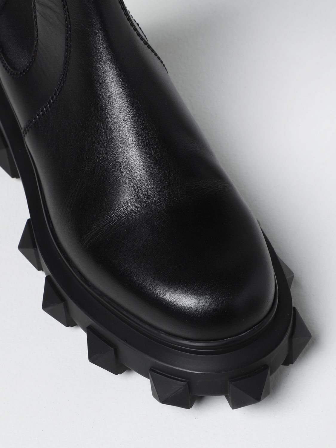 Boots Valentino Garavani: Valentino Garavani Trackstud leather boots black 4