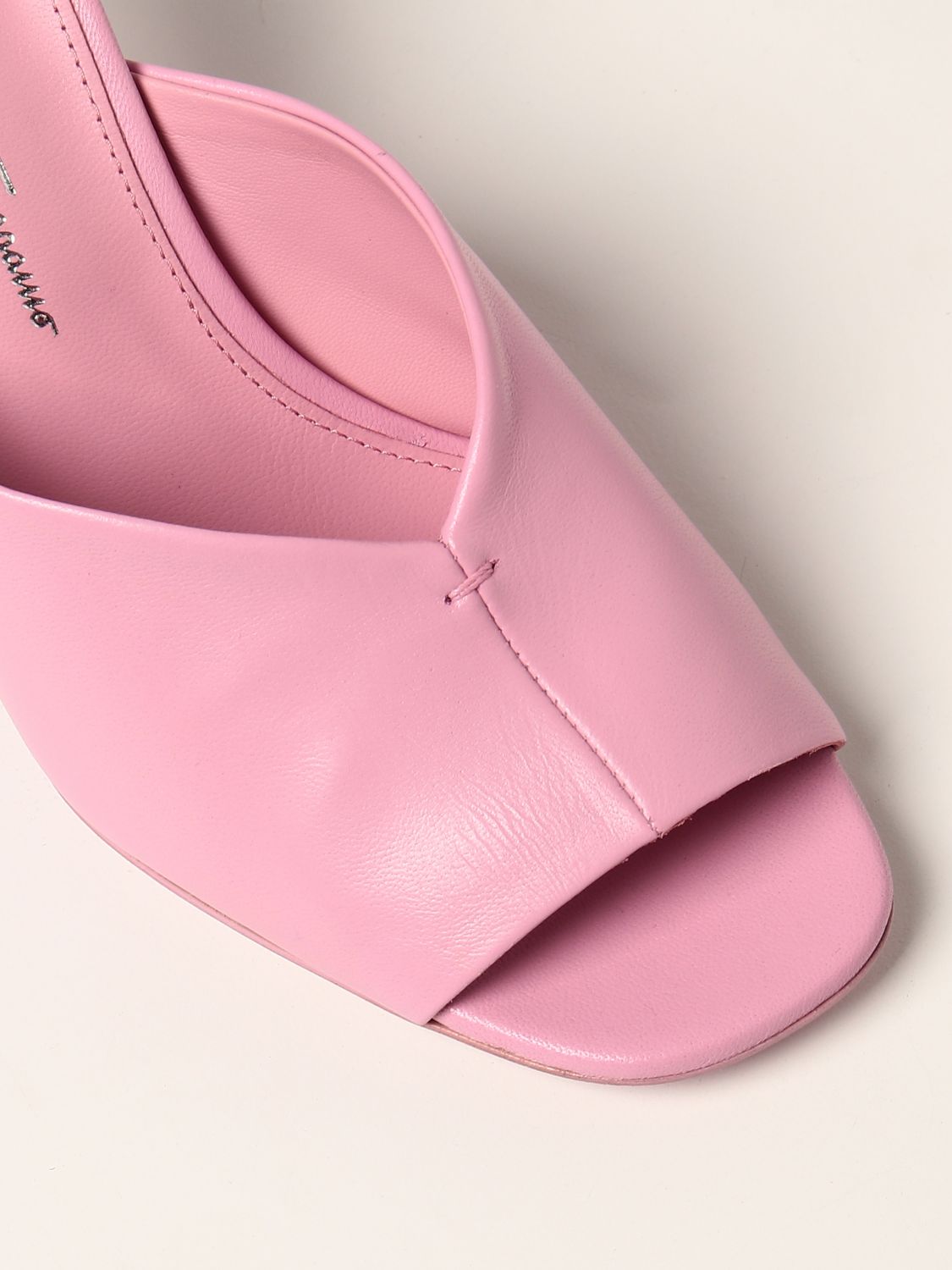 Босоножки на каблуке Salvatore Ferragamo: Обувь Женское Salvatore Ferragamo розовый 5