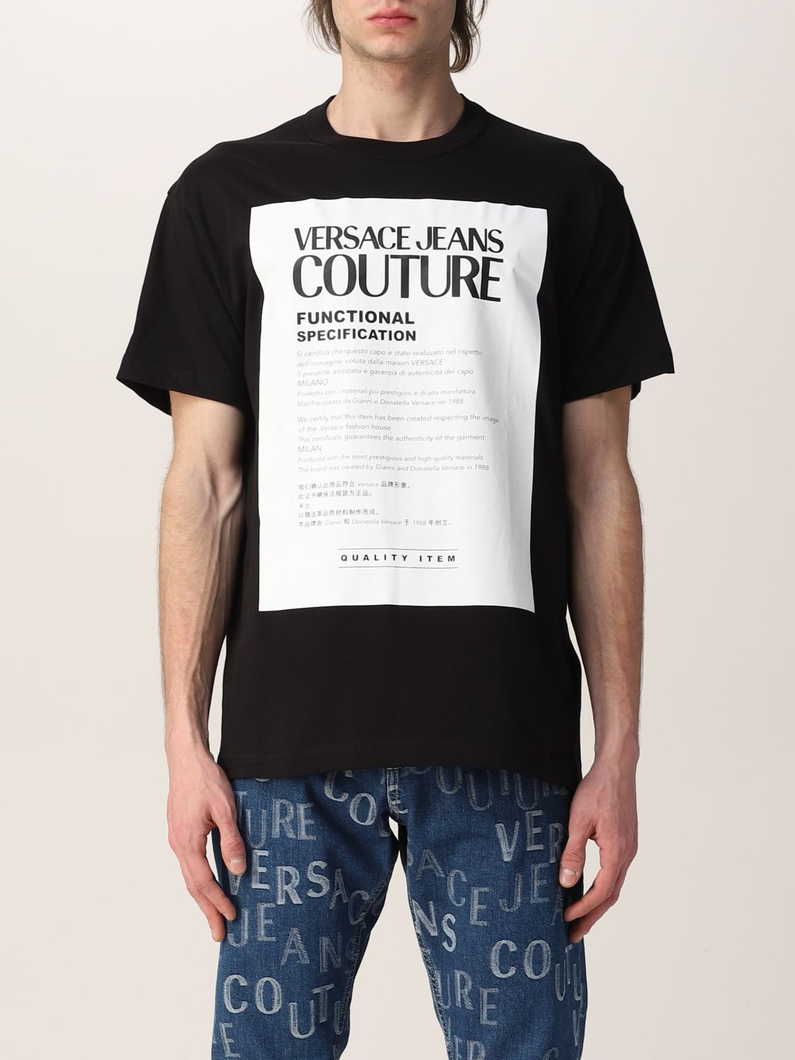 waardigheid park keuken Versace Jeans Couture Outlet: T-shirt with graphic print - Black | Versace  Jeans Couture t-shirt 72GAHT05CJ00O online on GIGLIO.COM