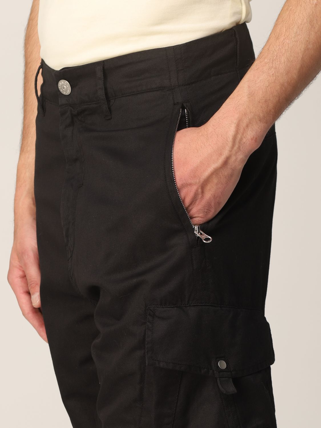 STONE ISLAND SHADOW PROJECT: Lyocell blend cargo trousers - Black ...