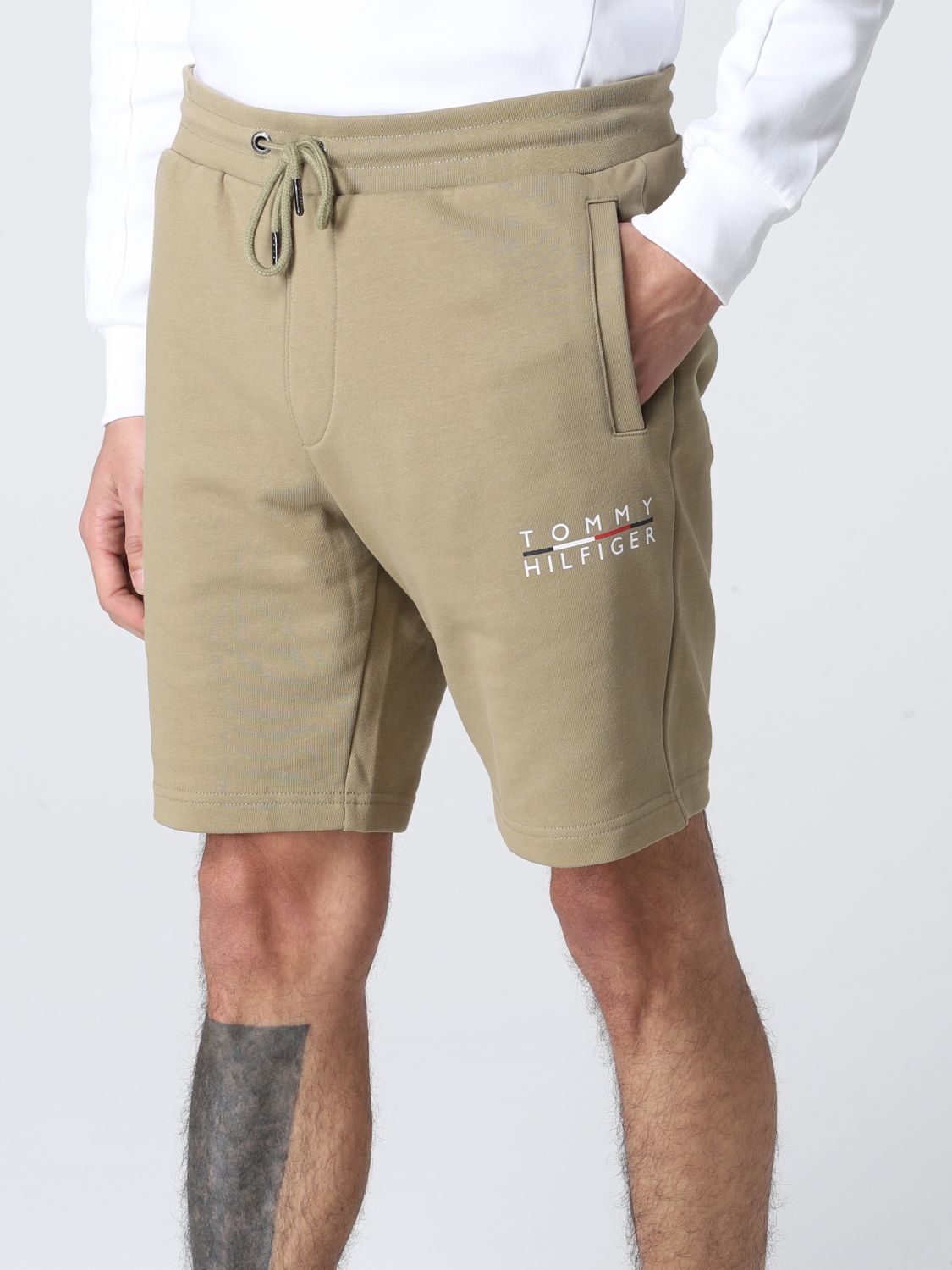 front Do Incorporate Outlet de Tommy Hilfiger: Pantalones cortos para hombre, Verde | Pantalones  Cortos Tommy Hilfiger MW0MW24152 en línea en GIGLIO.COM