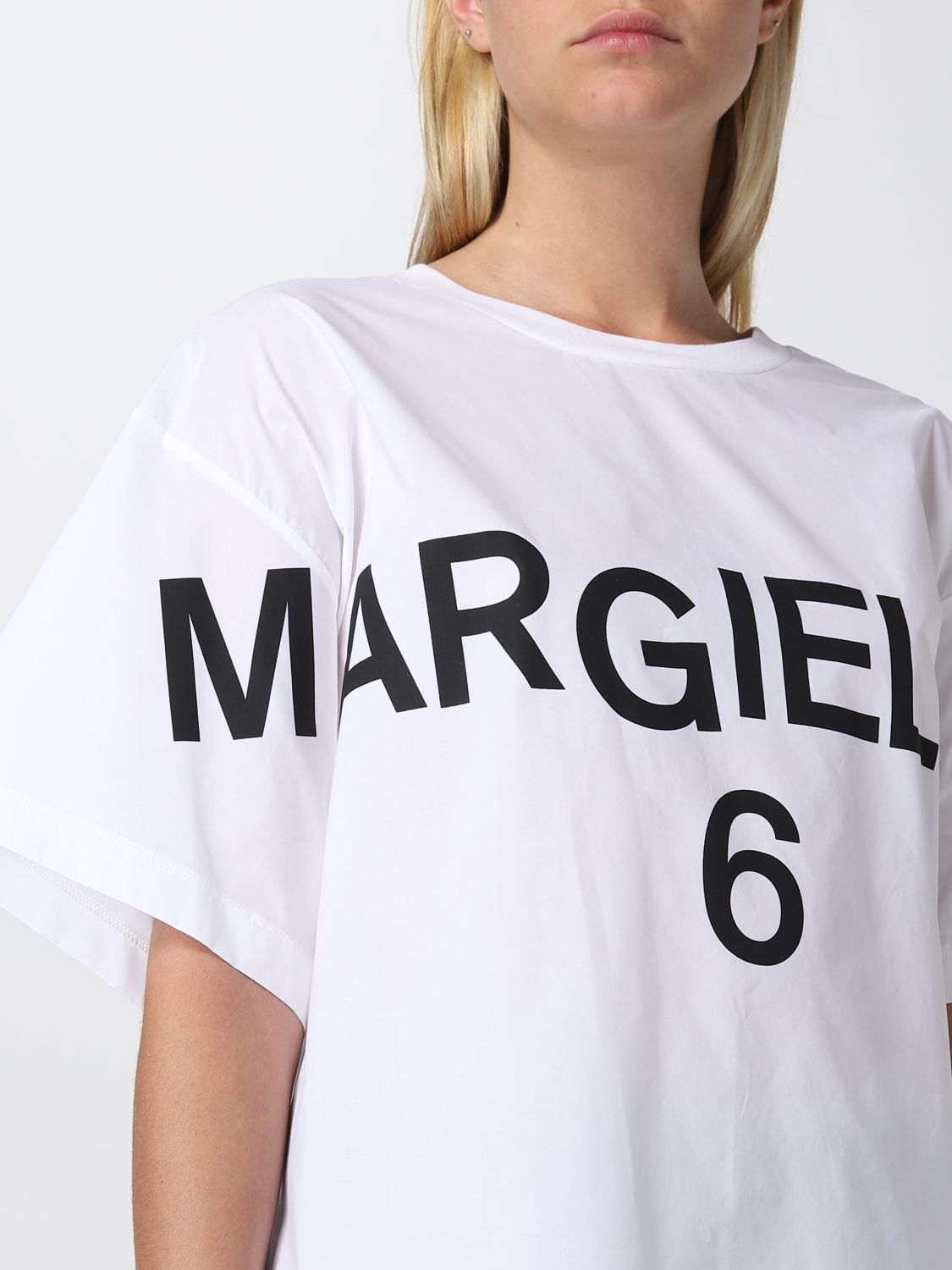 T-shirt Mm6 Maison Margiela: T-shirt Mm6 Maison Margiela in cotone con logo bianco 4