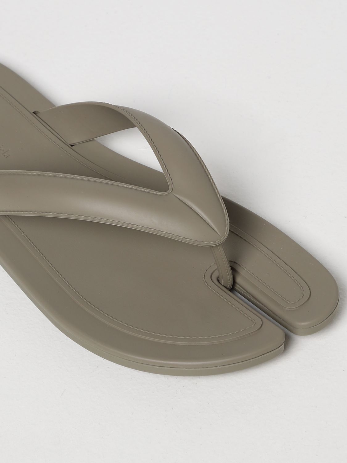 Flat sandals Maison Margiela: Maison Margiela rubber thongs grey 4
