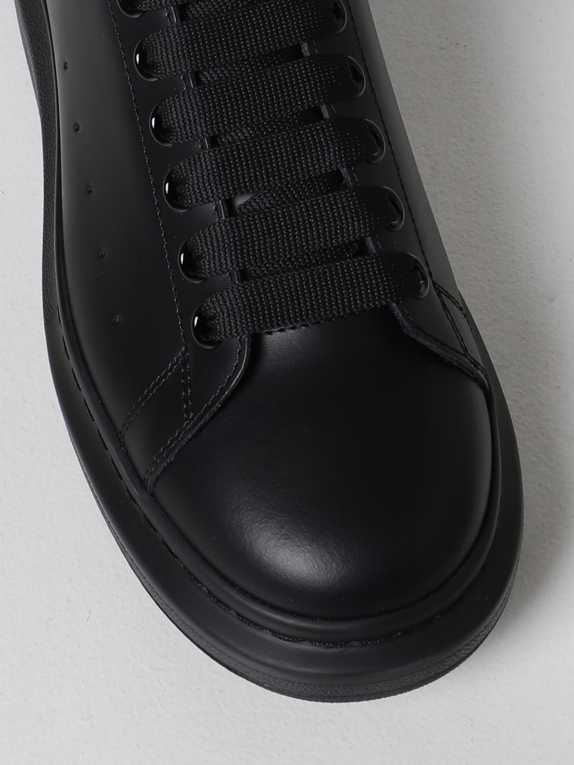 ALEXANDER MCQUEEN: Larry leather sneakers - Black  Alexander Mcqueen  sneakers 553761WHGP0 online at