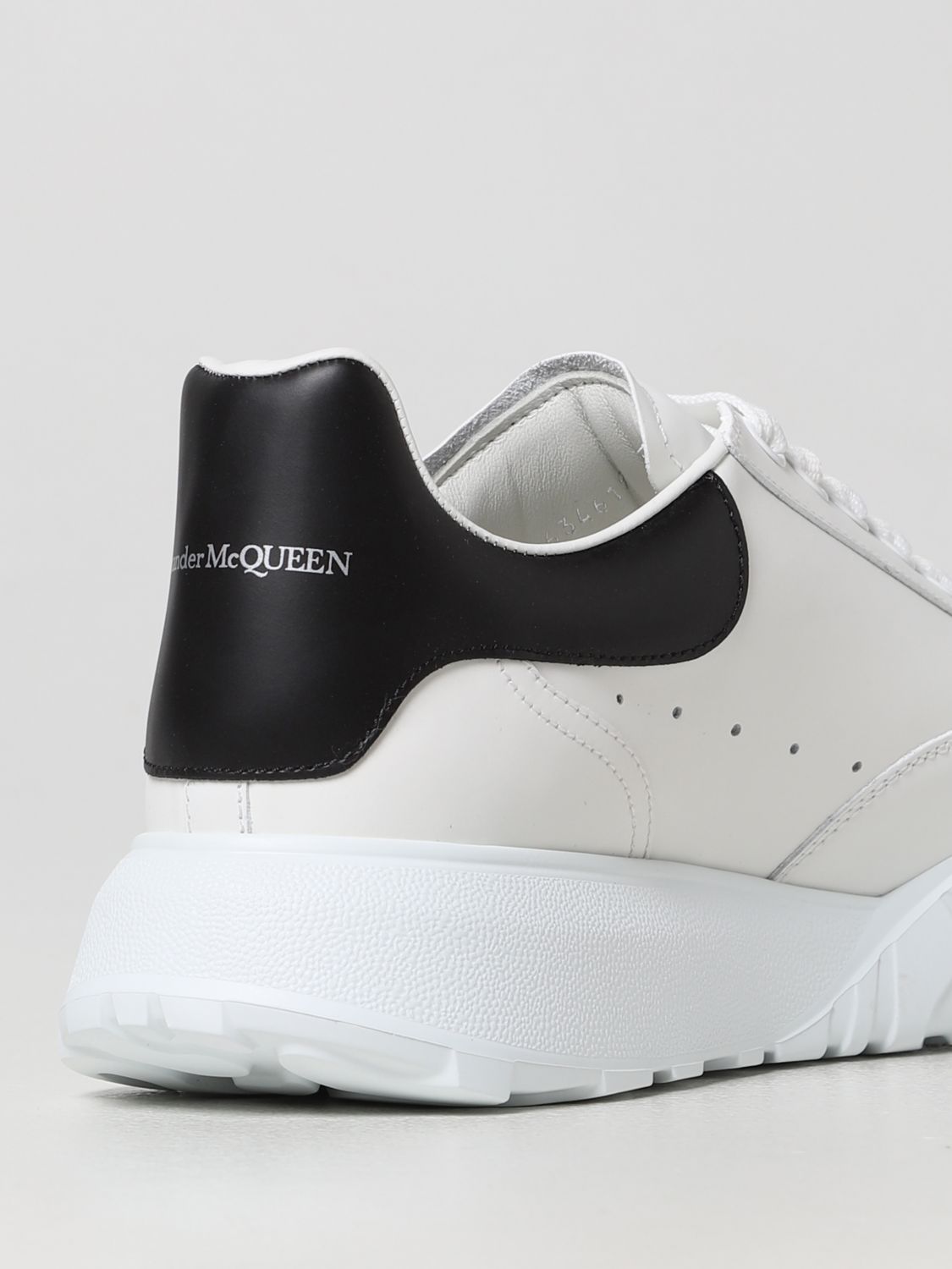 Sneakers Alexander Mcqueen: Alexander McQueen New Court leather sneakers white 3