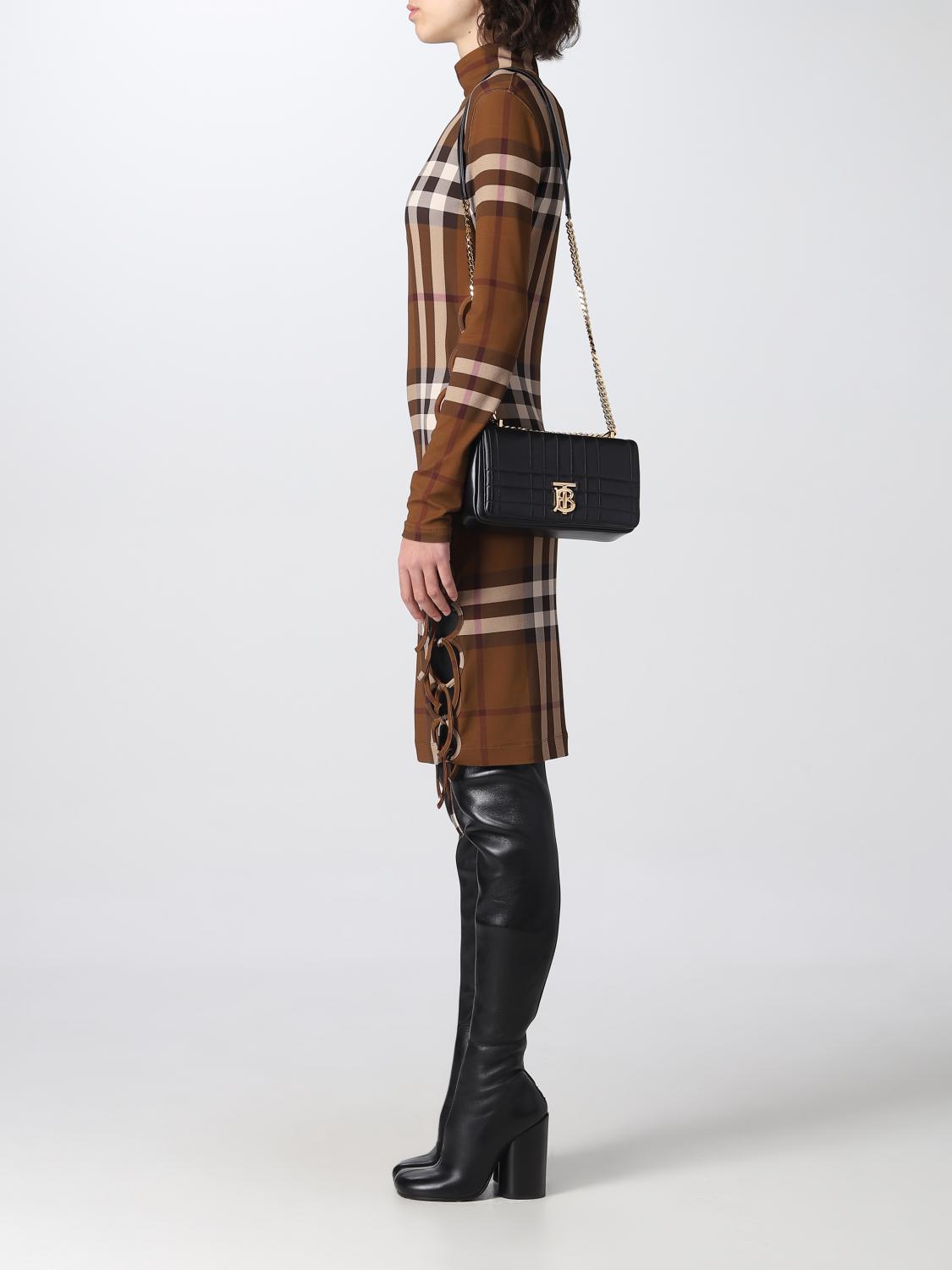 버버리(BURBERRY) 숄더백 여성 블랙 버버리 숄더백 8059509 상품들을 온라인으로 만나보세요