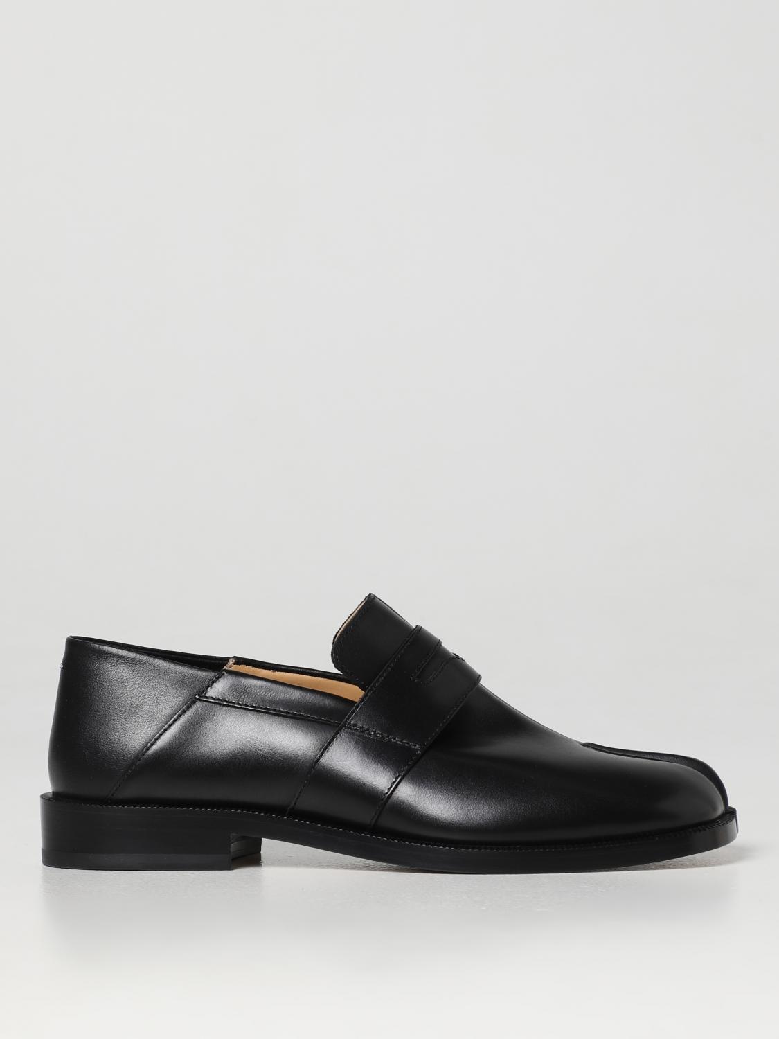 Maison Margiela Tabi Split-toe Glossed-leather Loafers In Black