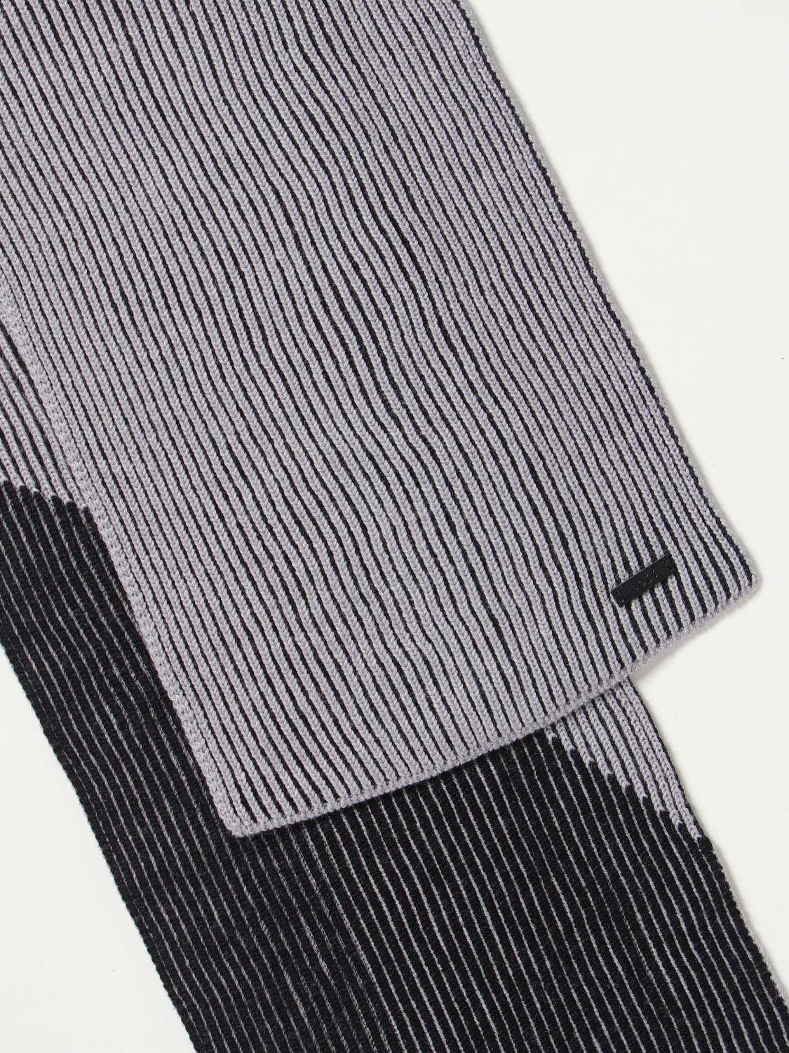 Acquista BOSS Maglia logo piccolo su Rinascente