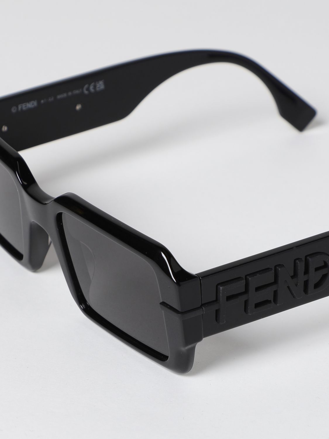 Sunglasses Fendi Black in Plastic - 24933254