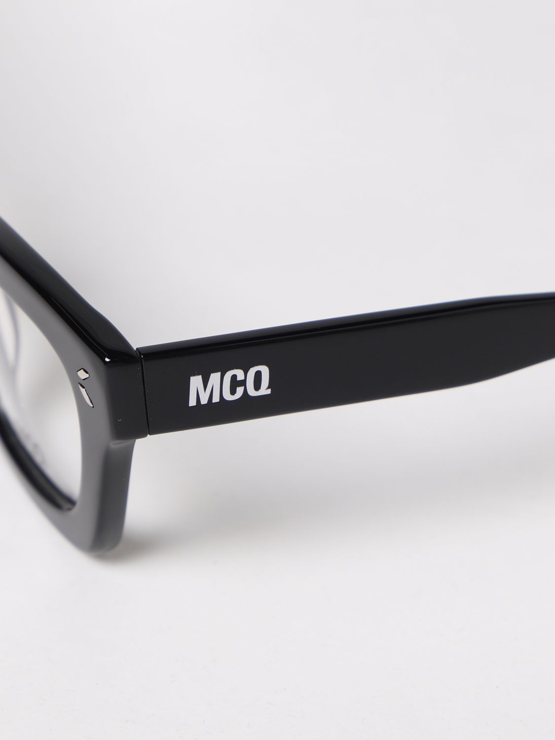 Sunglasses Mcq: Mcq sunglasses for woman black 4
