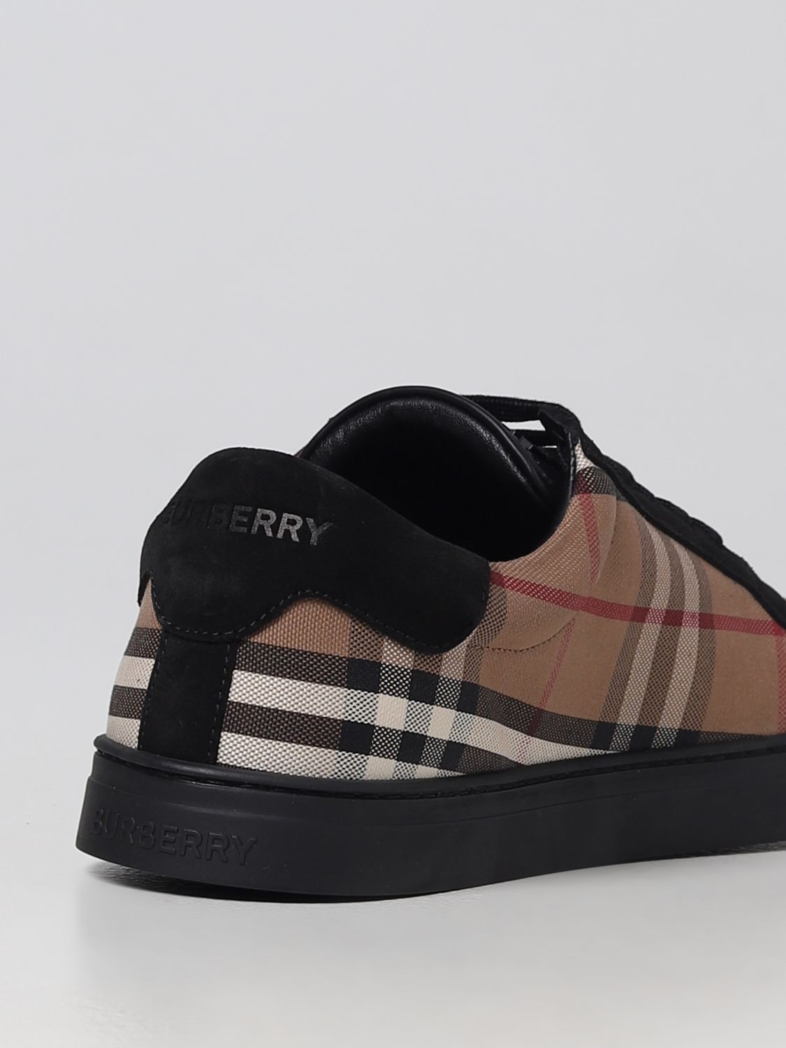 Burberry Sneakers Men 8064282 Fabric Brown Birch 552€