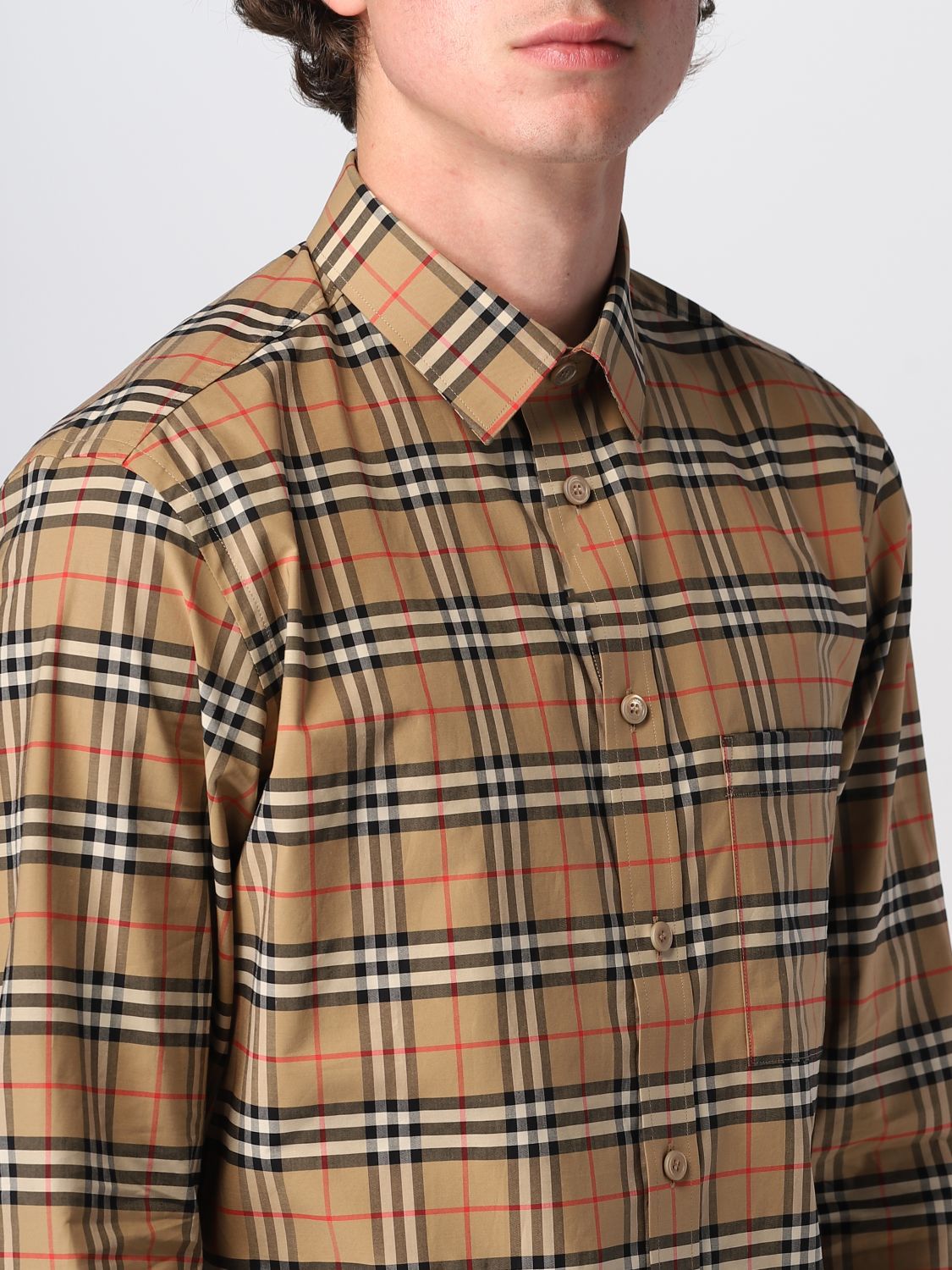 BURBERRY: Camisa para hombre, Beige | Camisa Burberry 8020966 en línea en  