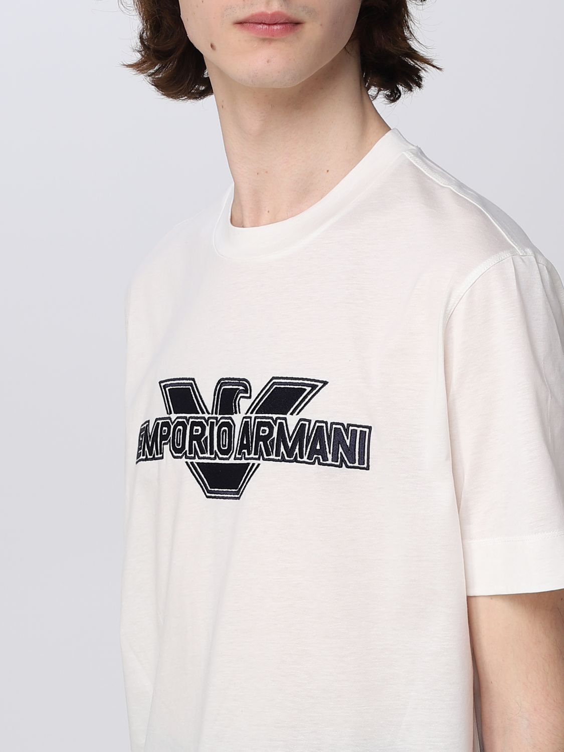 Koning Lear bagageruimte Op tijd EMPORIO ARMANI: T-shirt with eagle logo - White | Emporio Armani t-shirt  3R1TU81JSAZ online on GIGLIO.COM