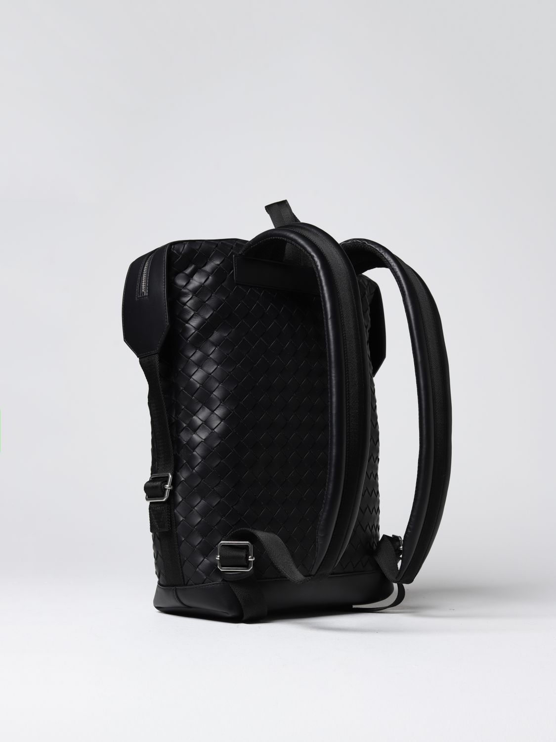 BOTTEGA VENETA: backpack in woven leather - Black  Bottega Veneta backpack  653118V0E54 online at