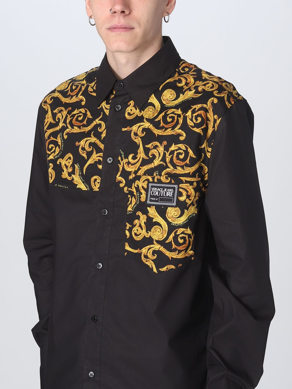 Station tung Bugt VERSACE JEANS COUTURE: men's shirt in cotton - Black | Versace Jeans  Couture shirt 74GAL225NS196 online on GIGLIO.COM